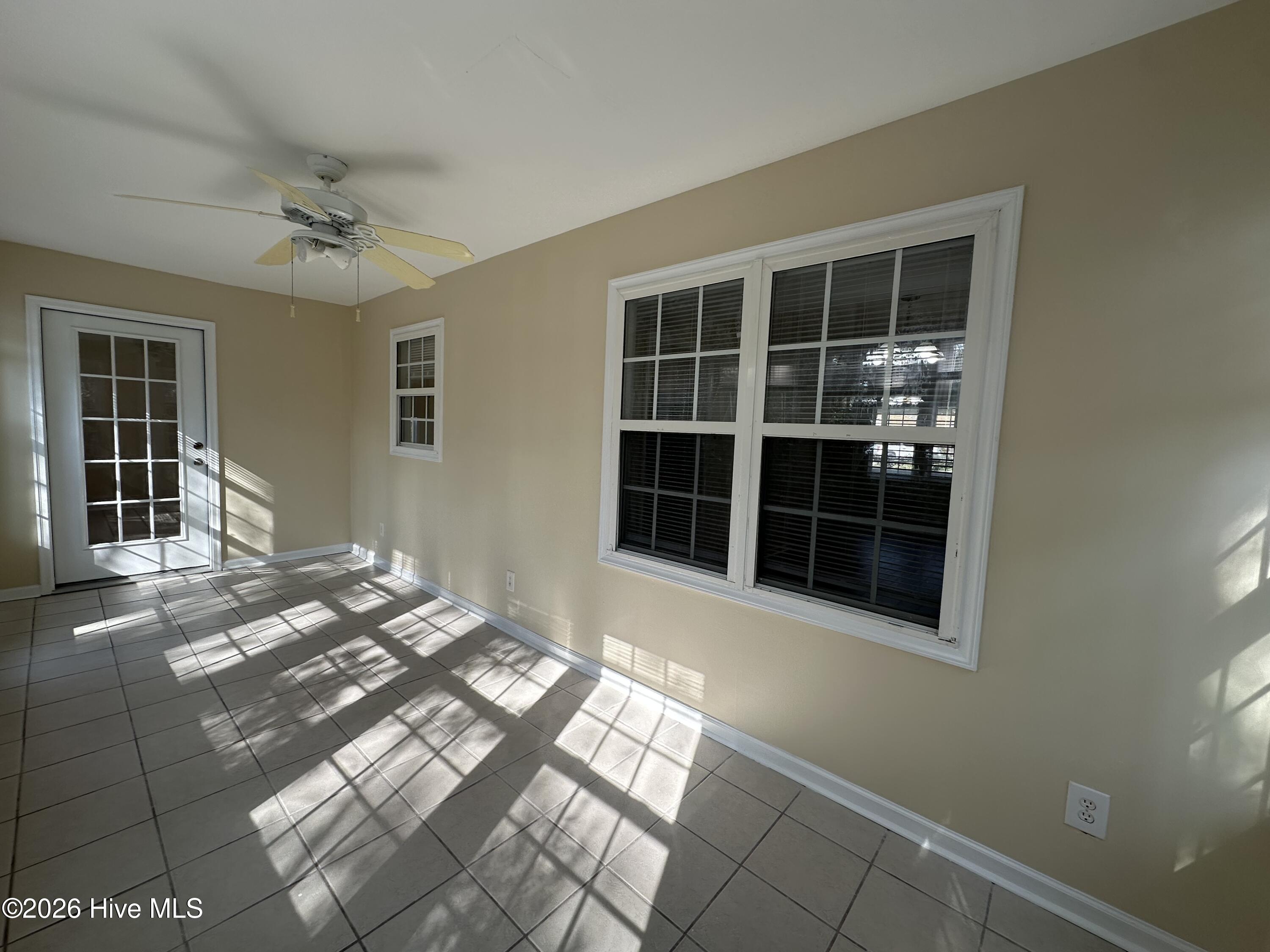 100564152 | Photo 16