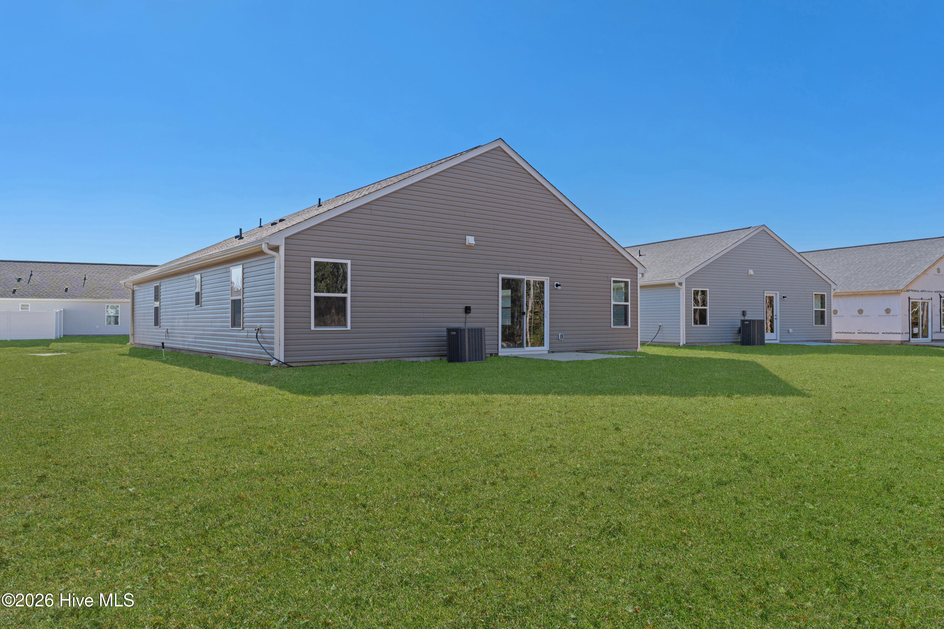 100550093 | Photo 26