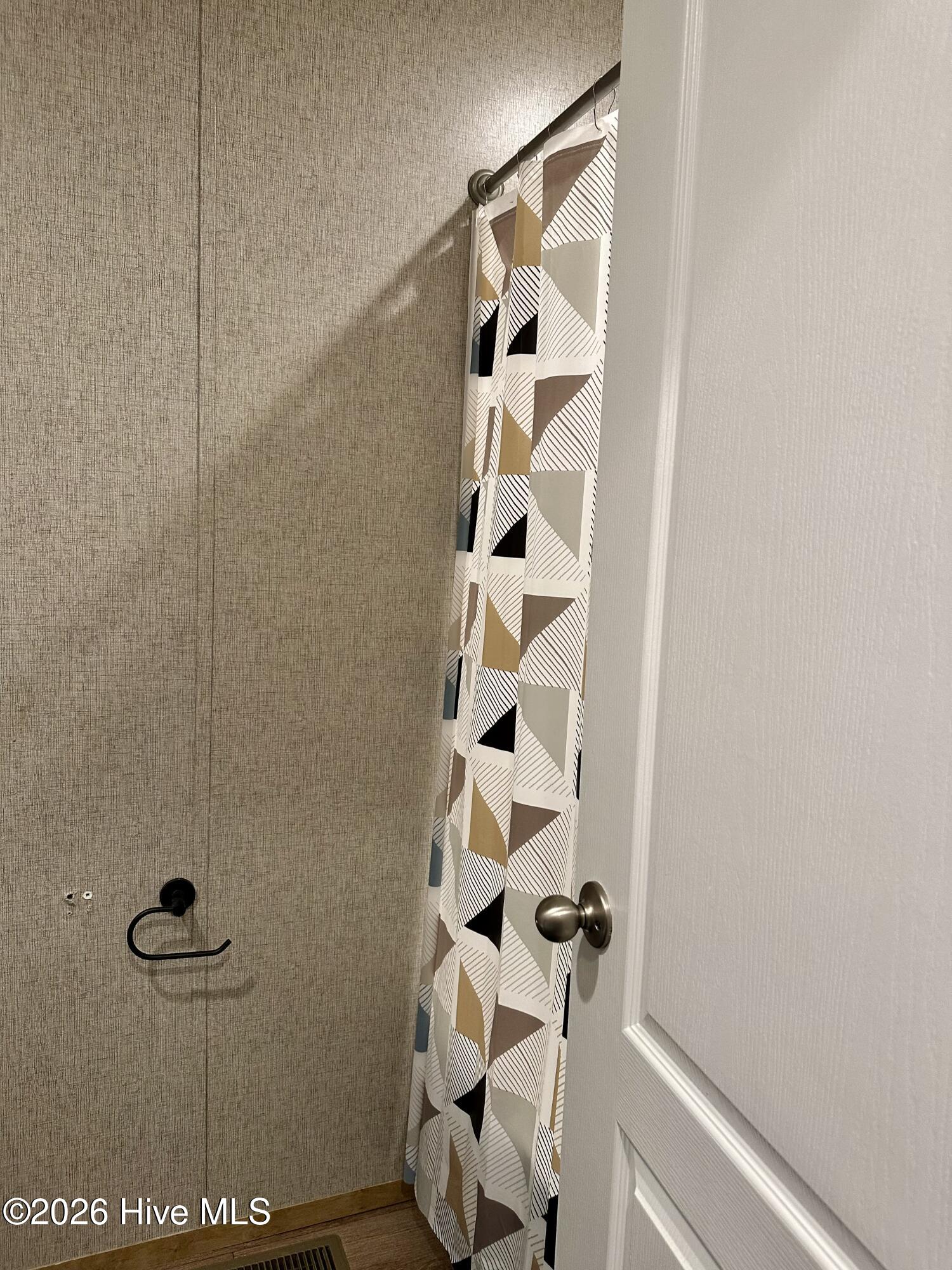 100548571 | Photo 28