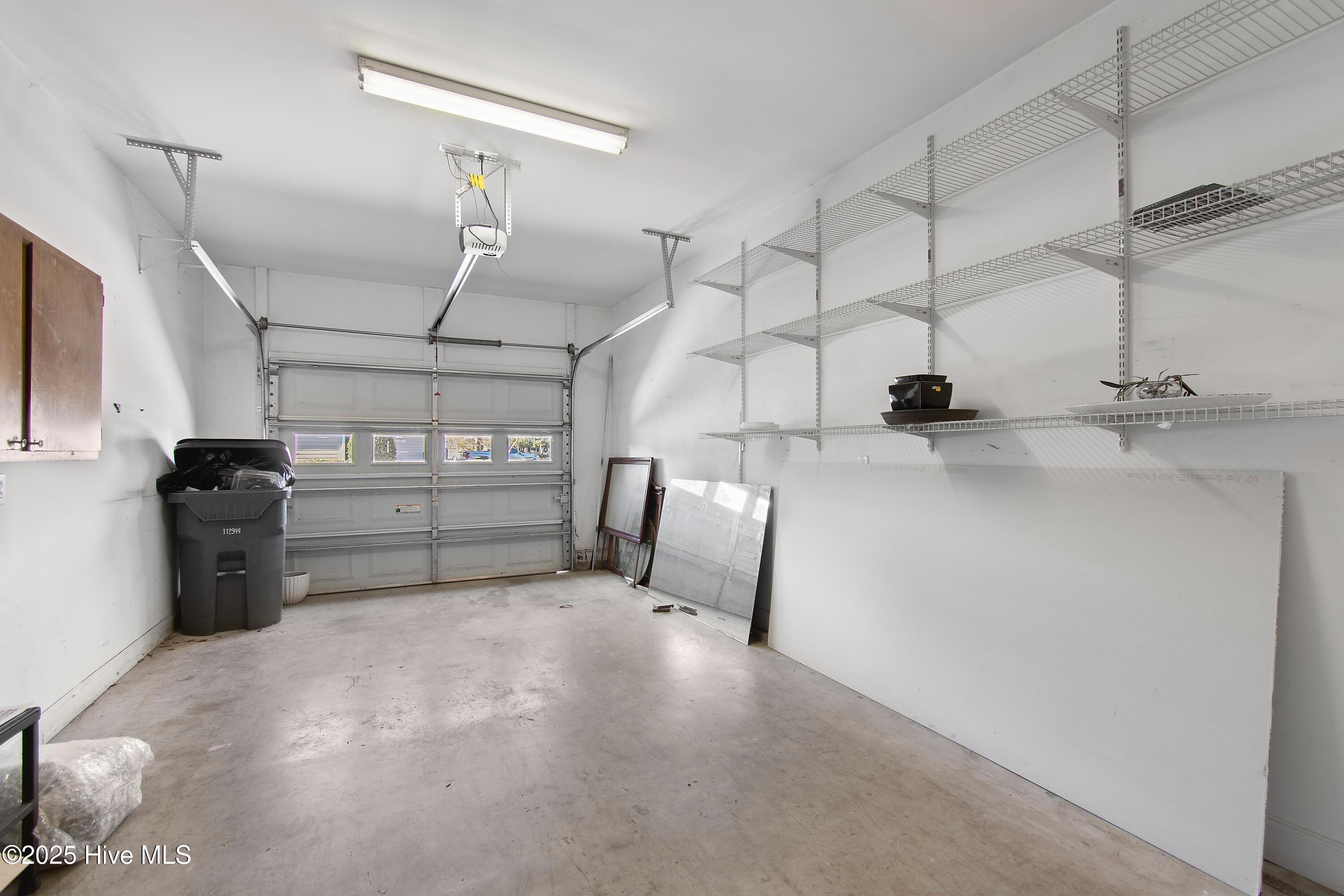 100546461 | Photo 35