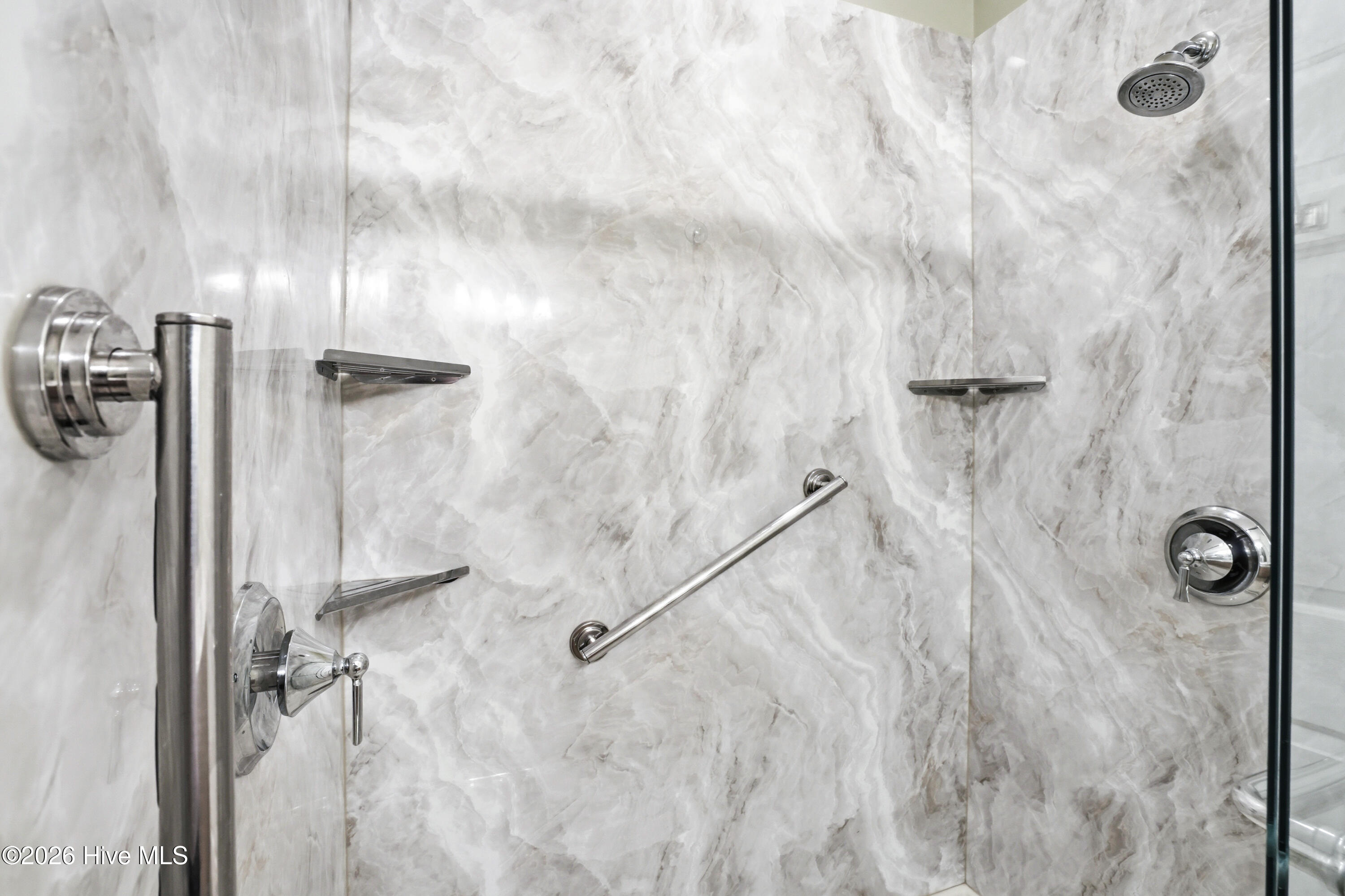 100564881 | Photo 33