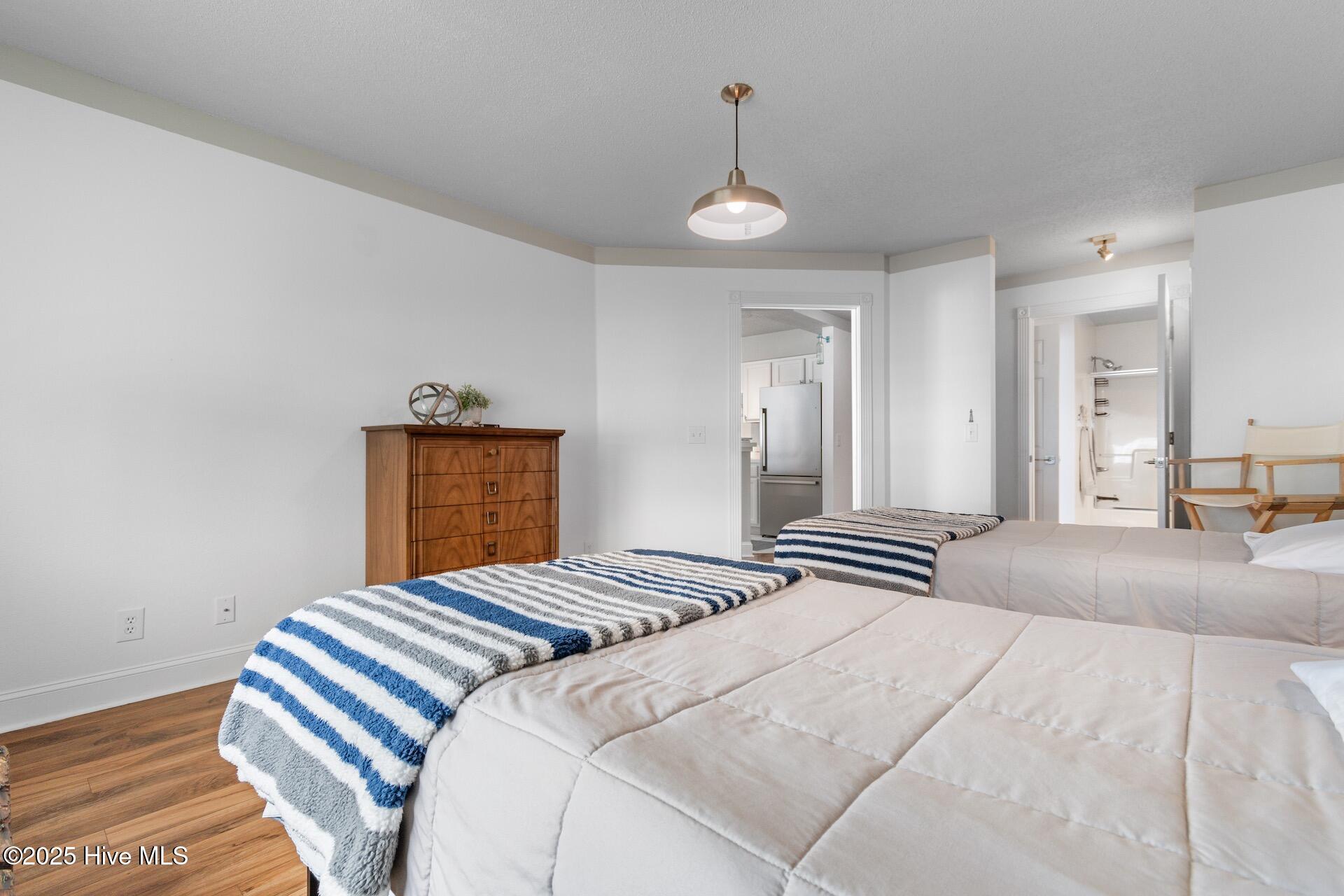 100520940 | Photo 19