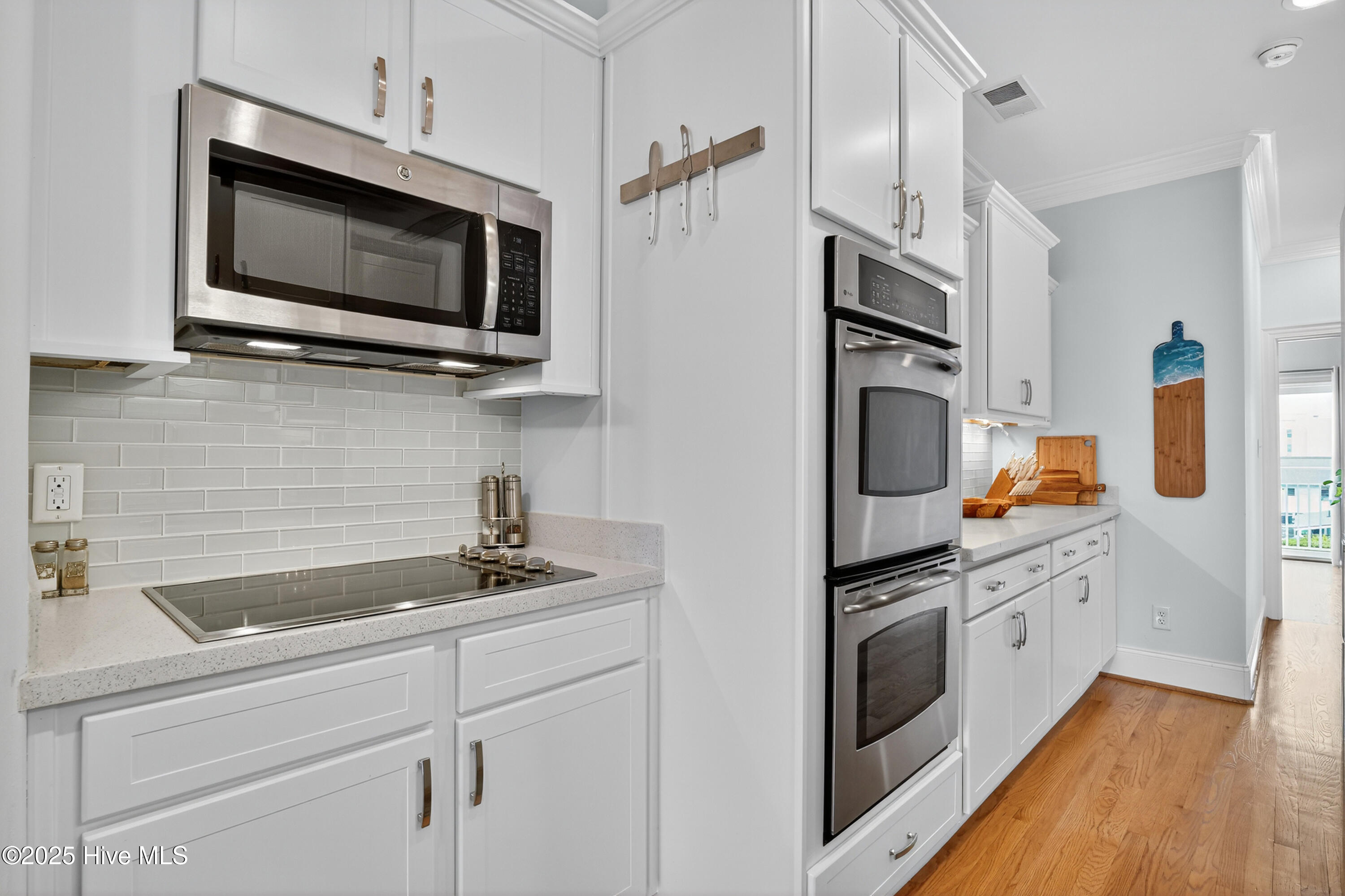 100524074 | Photo 10