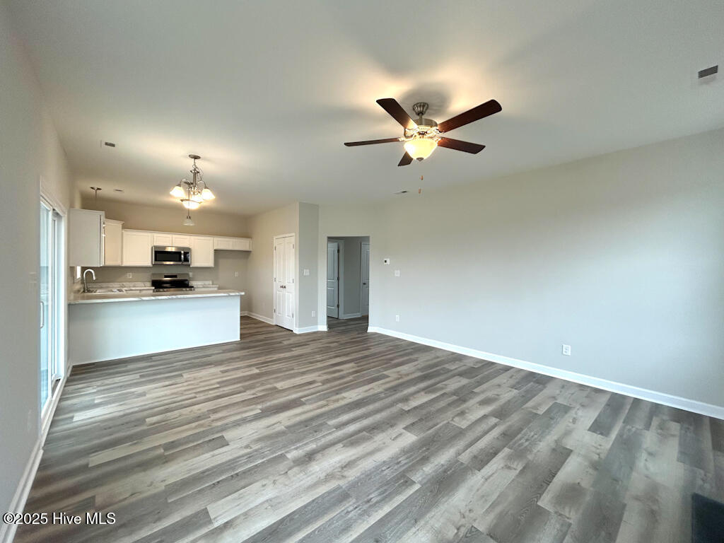 100538843 | Photo 18