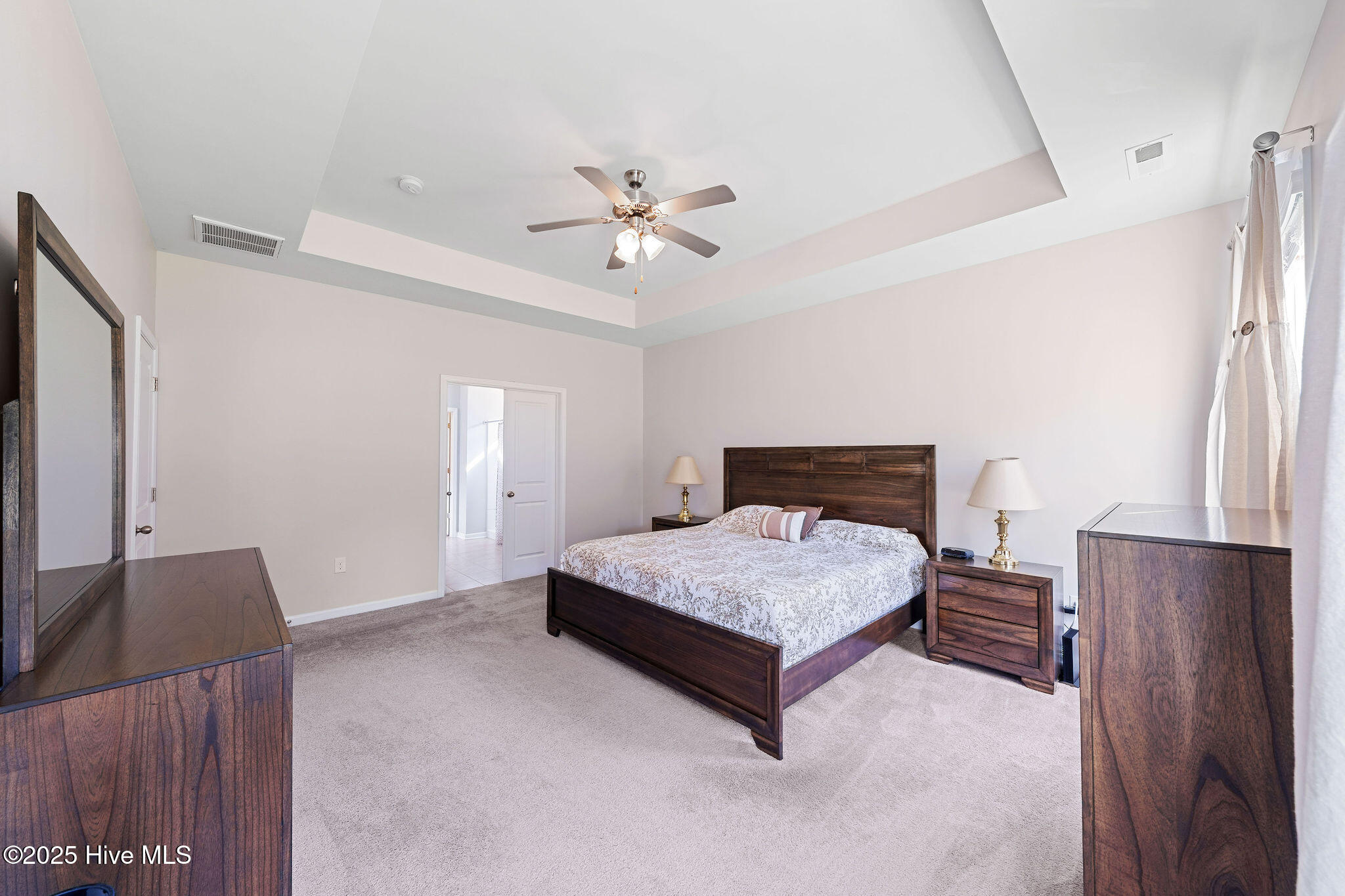 100550824 | Photo 31