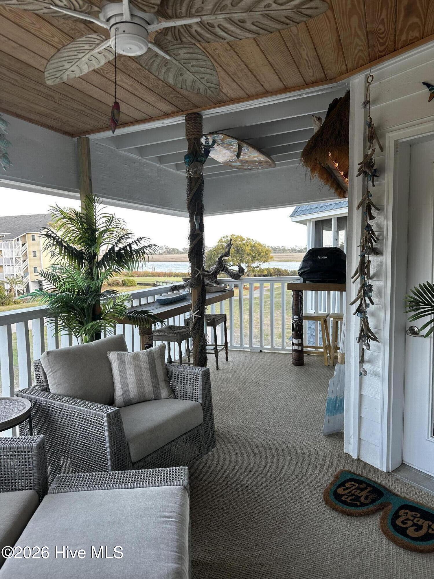 100549023 | Photo 25