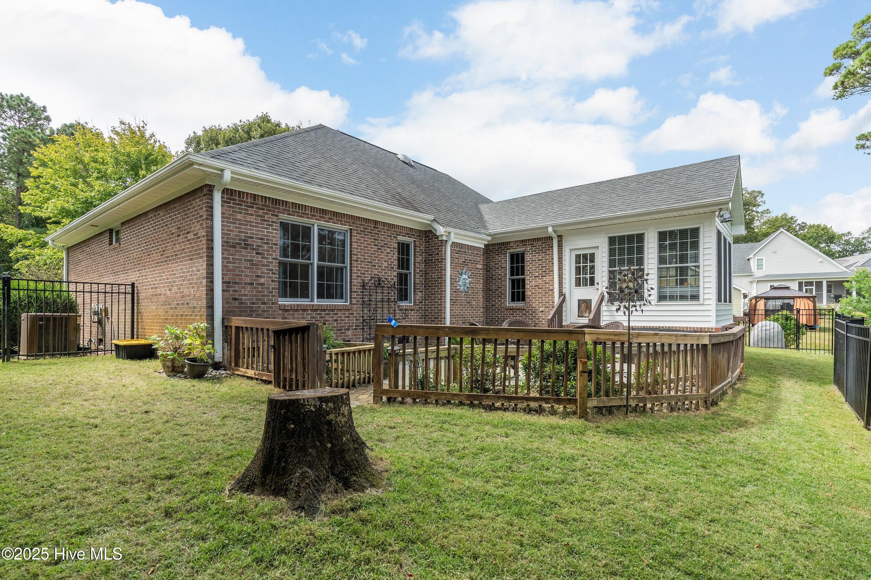 100530044 | Photo 48