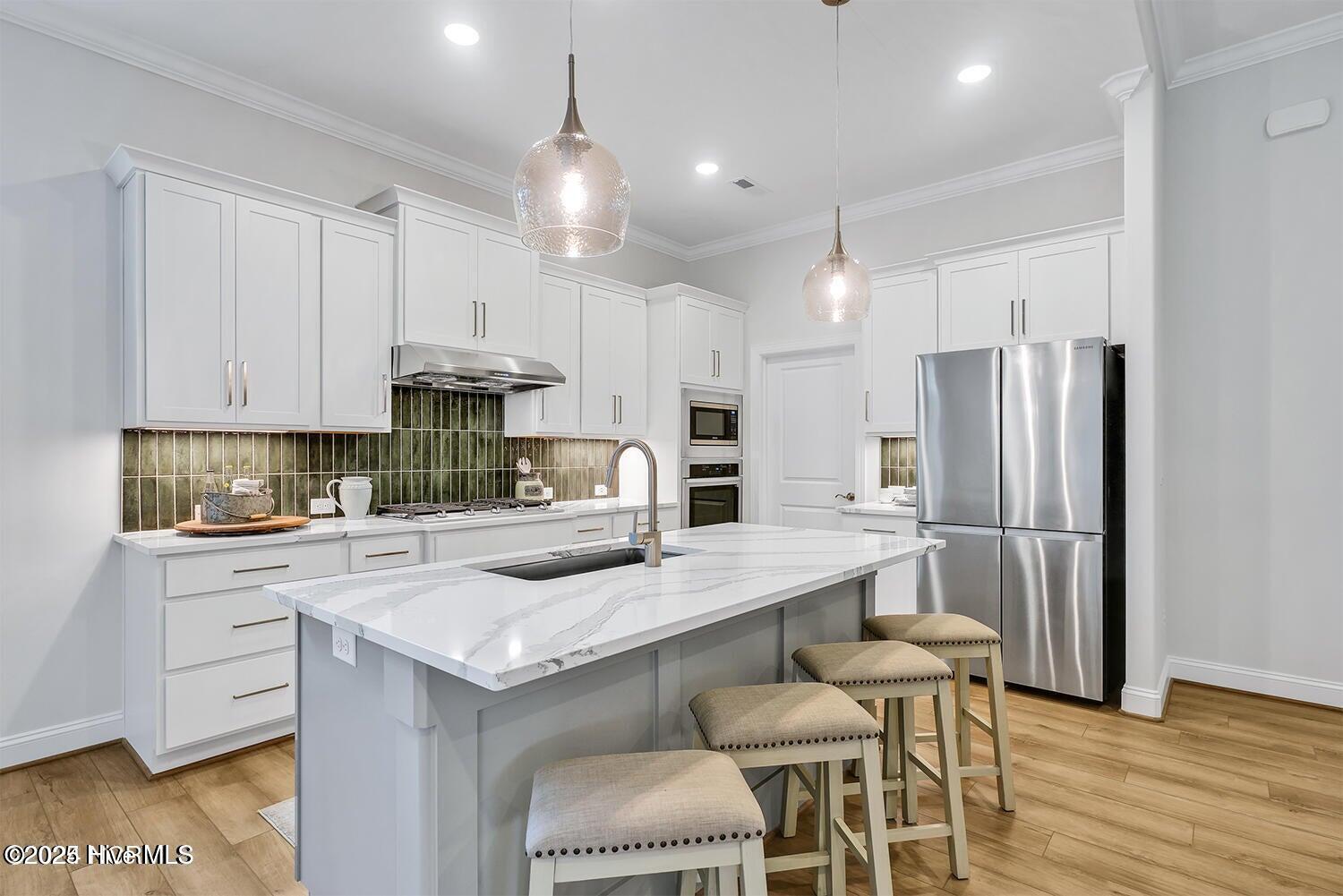 100536934 | Photo 13