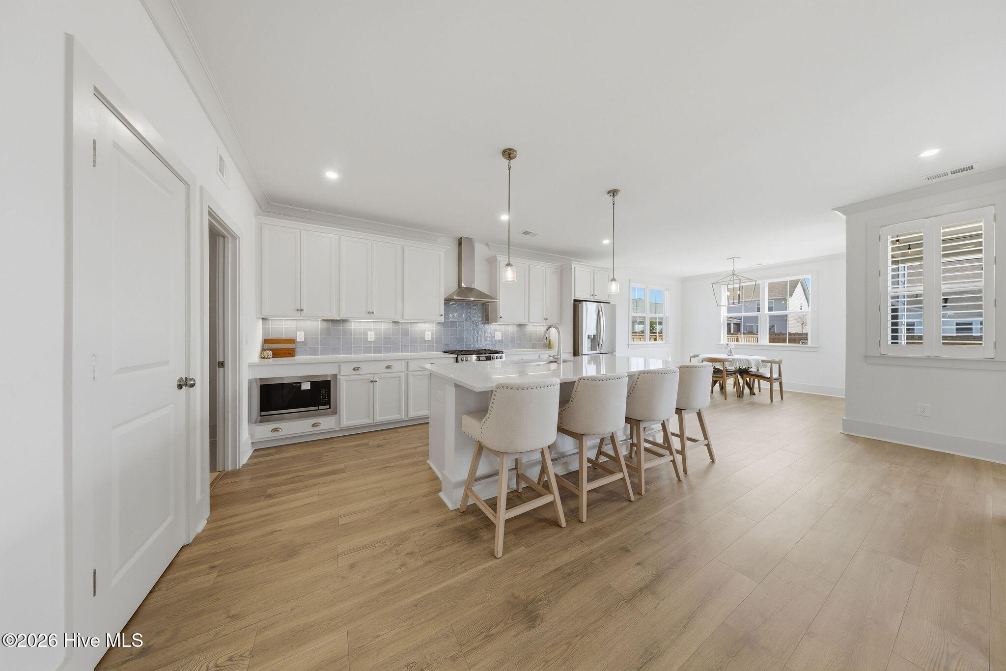 100567924 | Photo 11