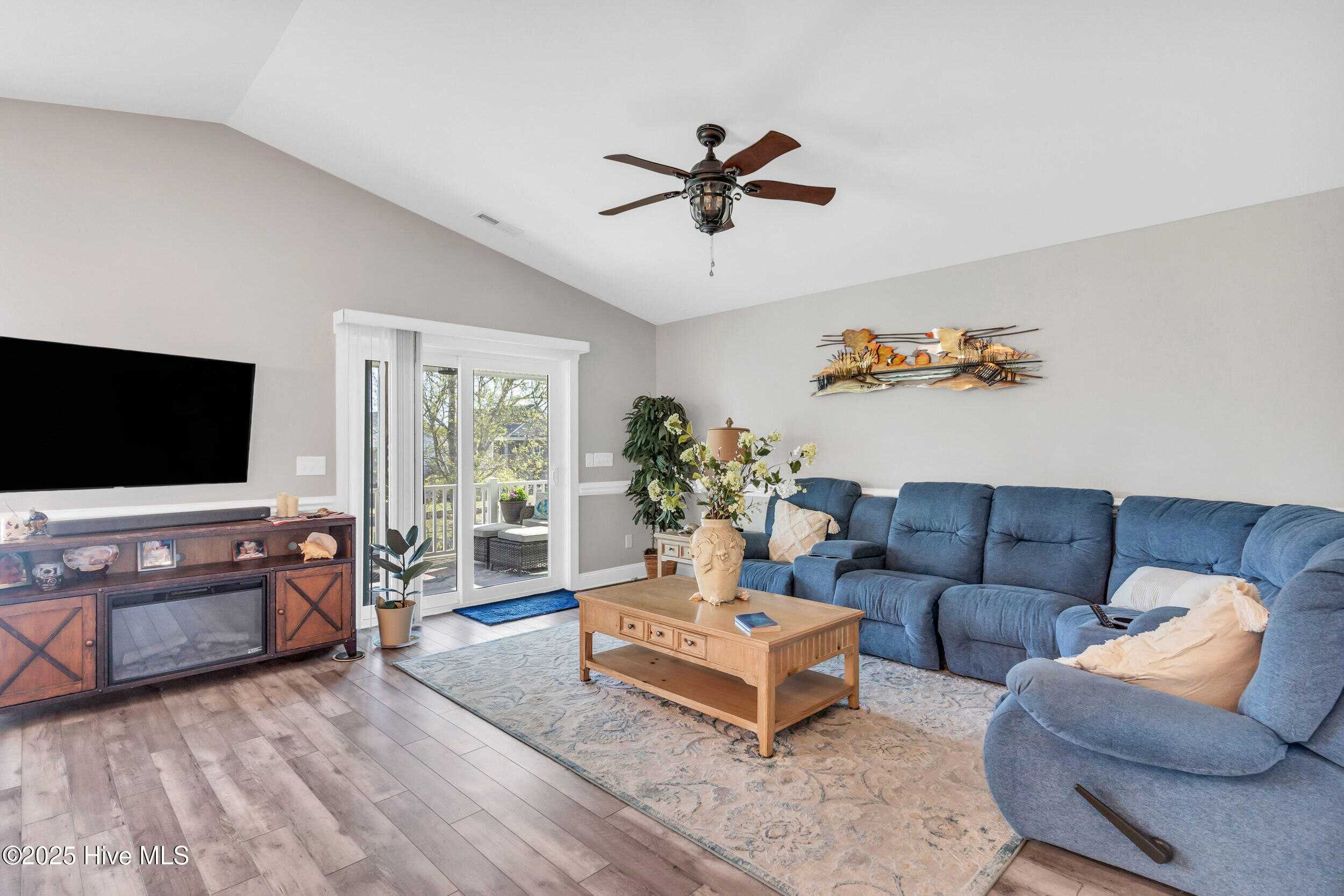 107 SW 25th Street, Oak Island, NC, 28465