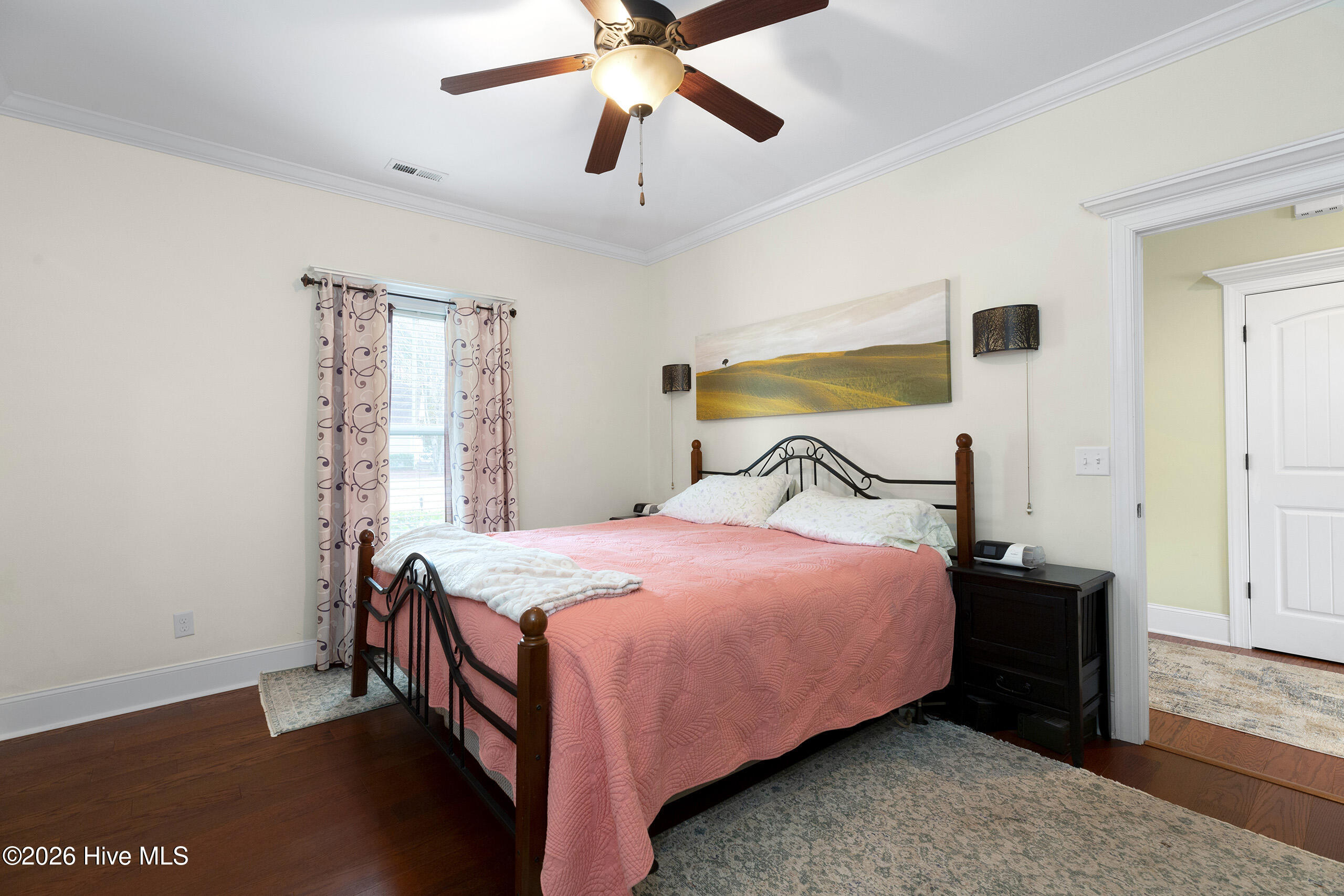 100558971 | Photo 25