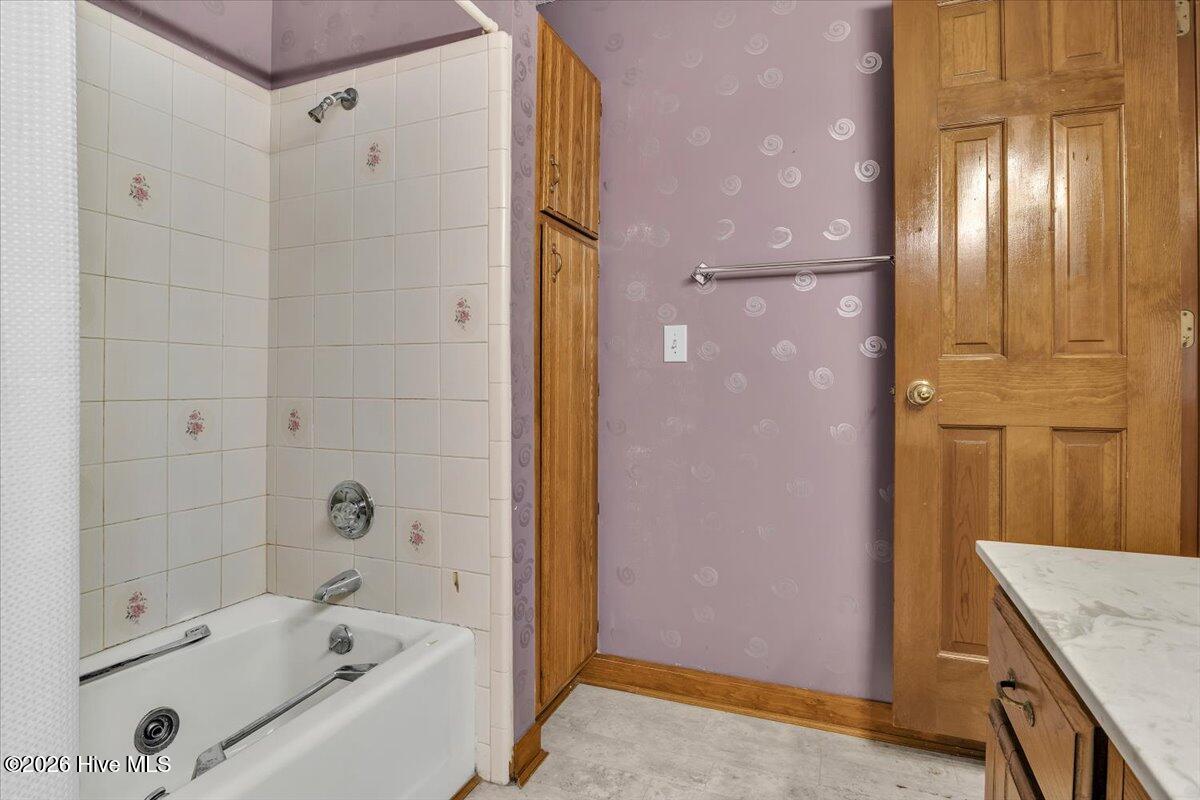 100565591 | Photo 65