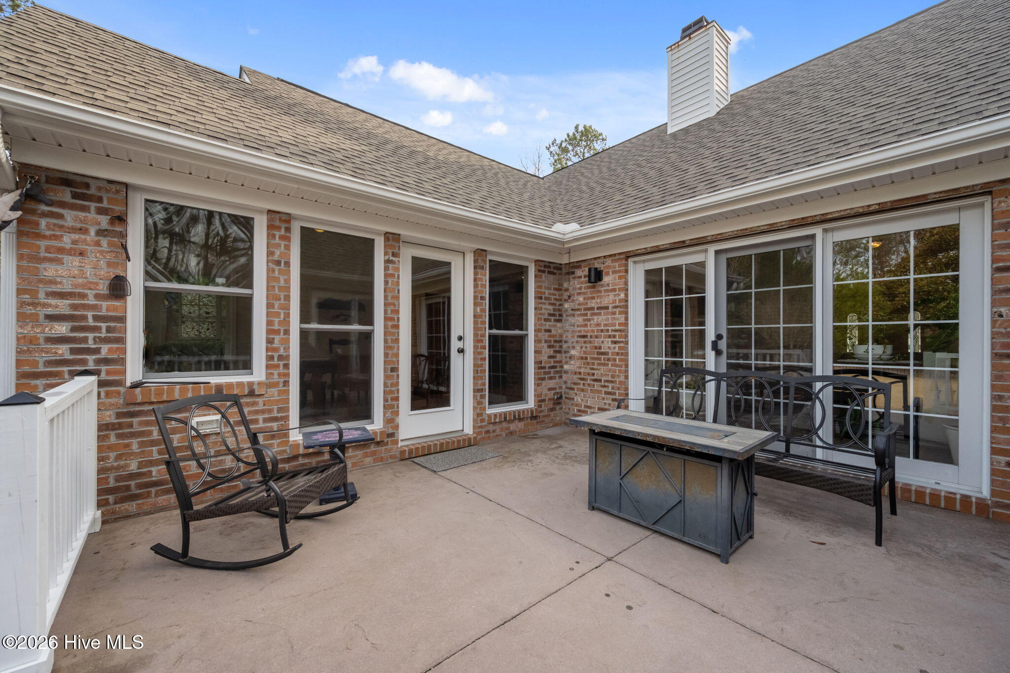 100556770 | Photo 40