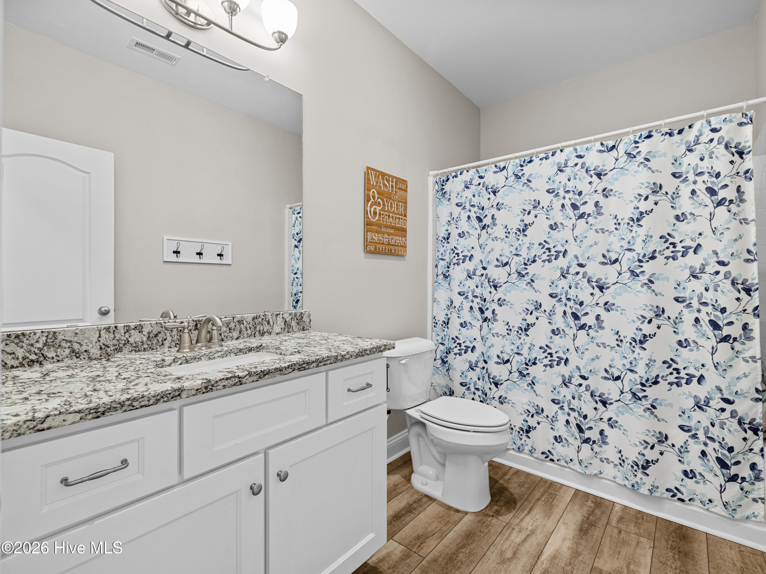 100560516 | Photo 33