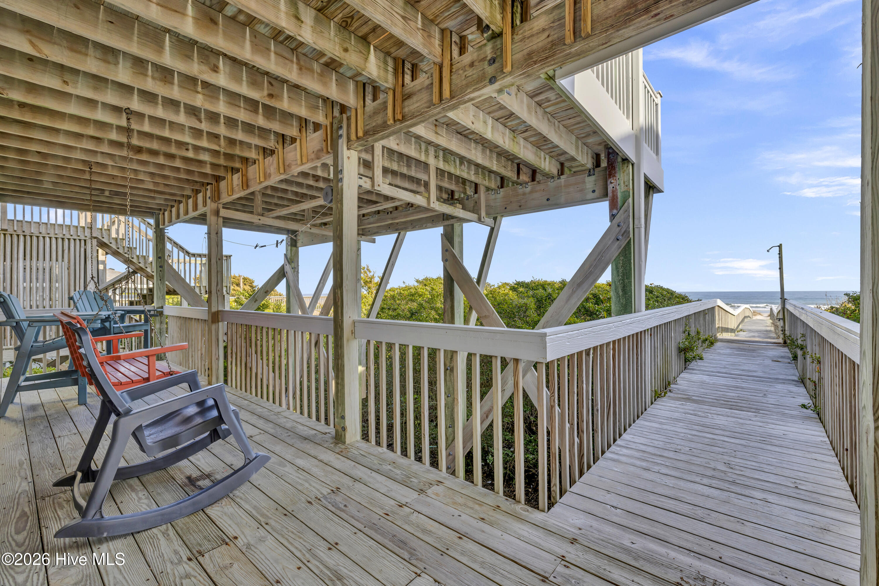 100558701 | Photo 37