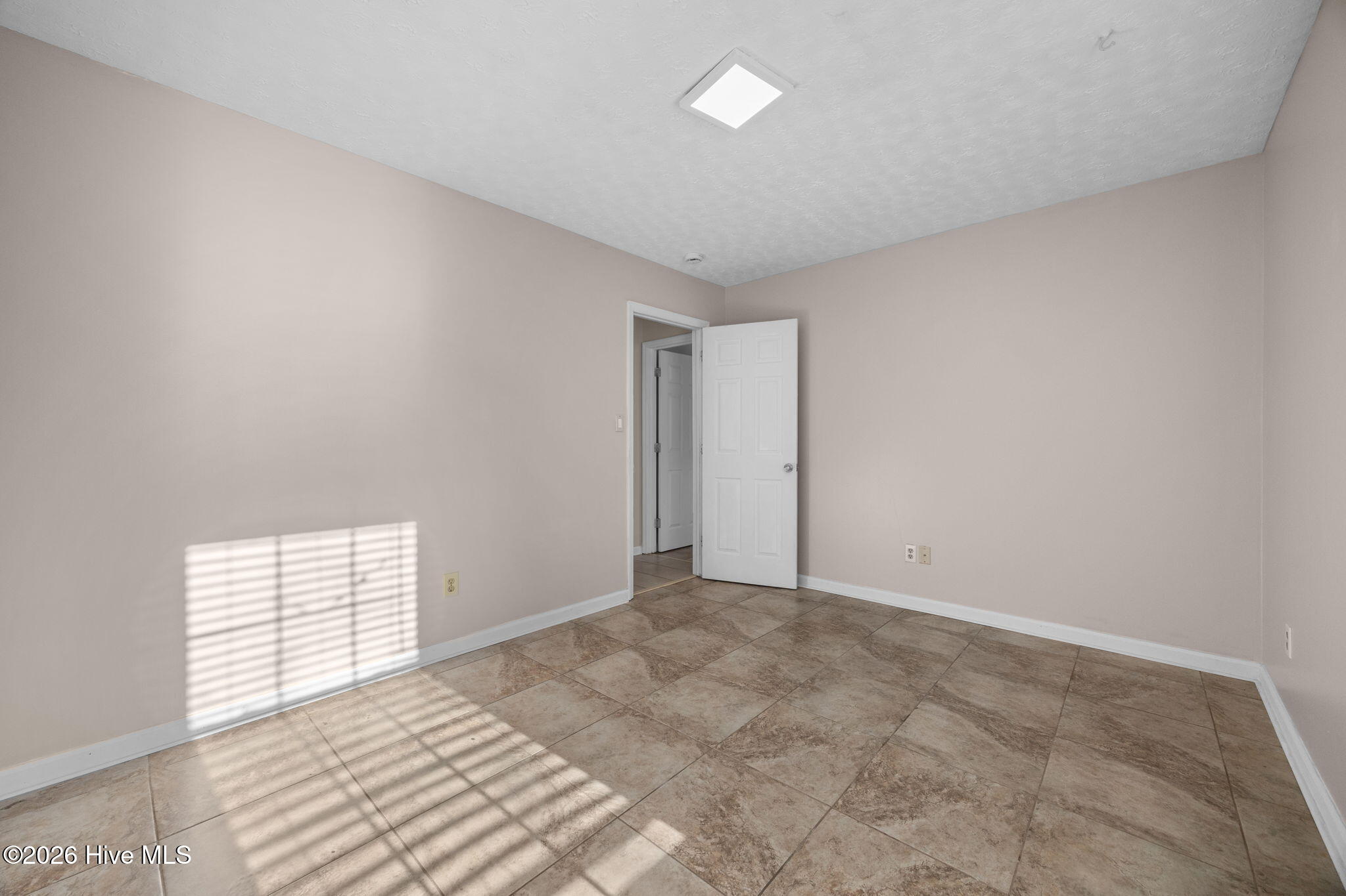 100550799 | Photo 28