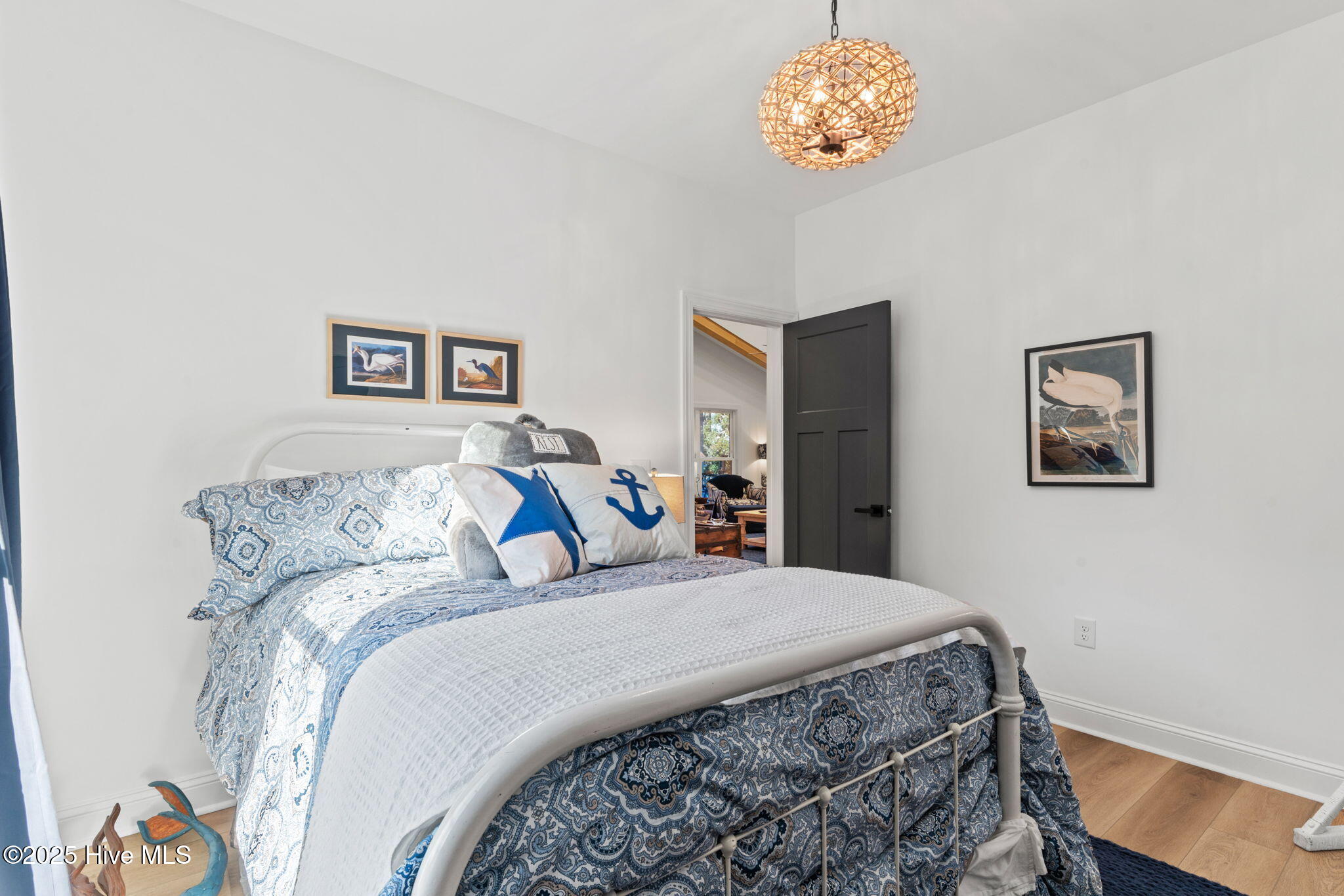 100541754 | Photo 36