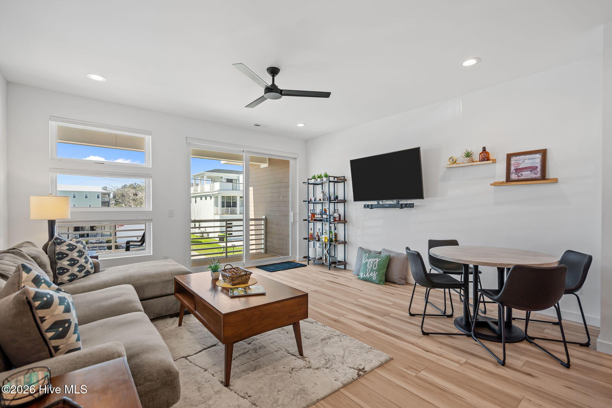 100559537 | Photo 13