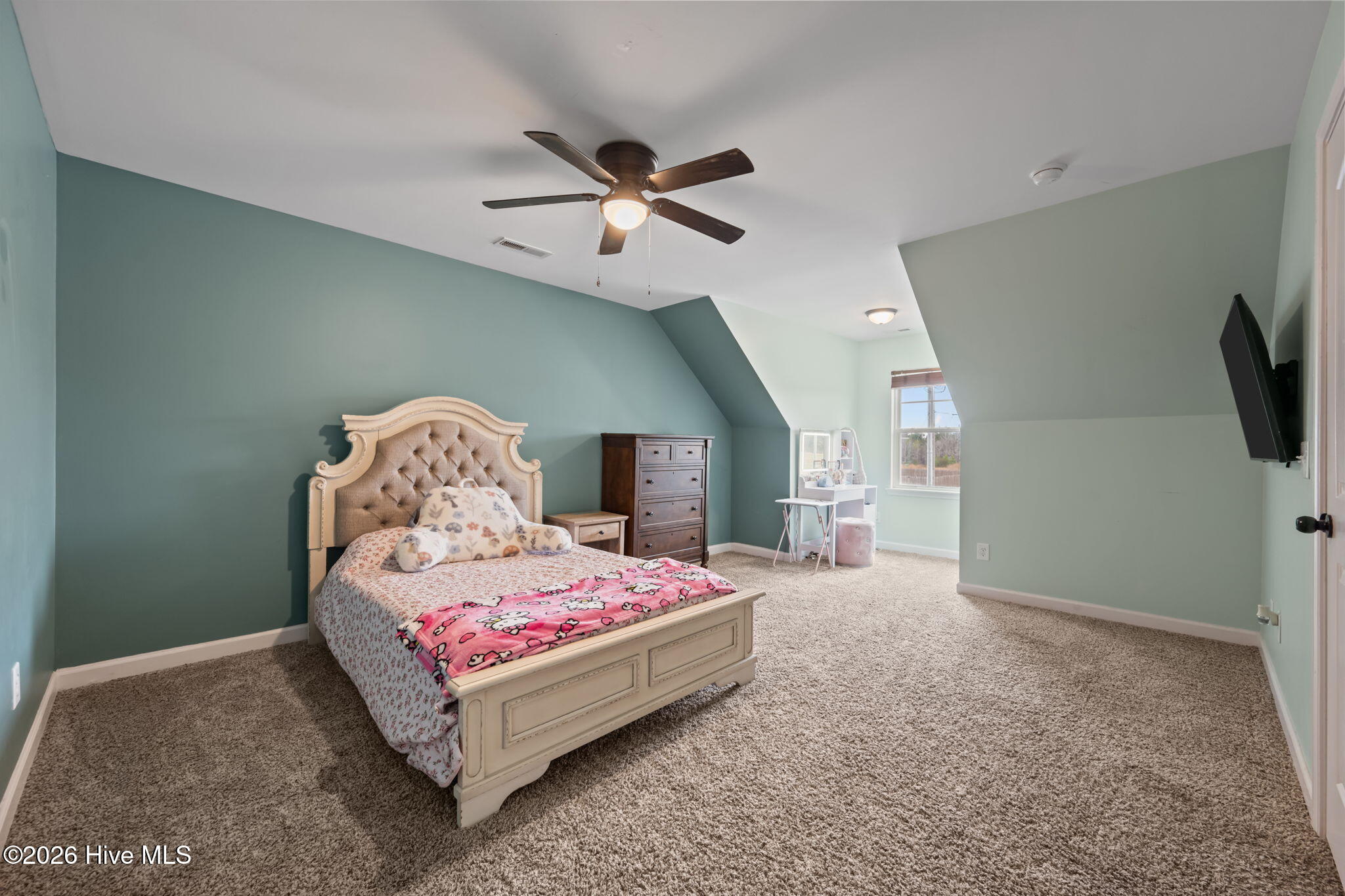 100557643 | Photo 37