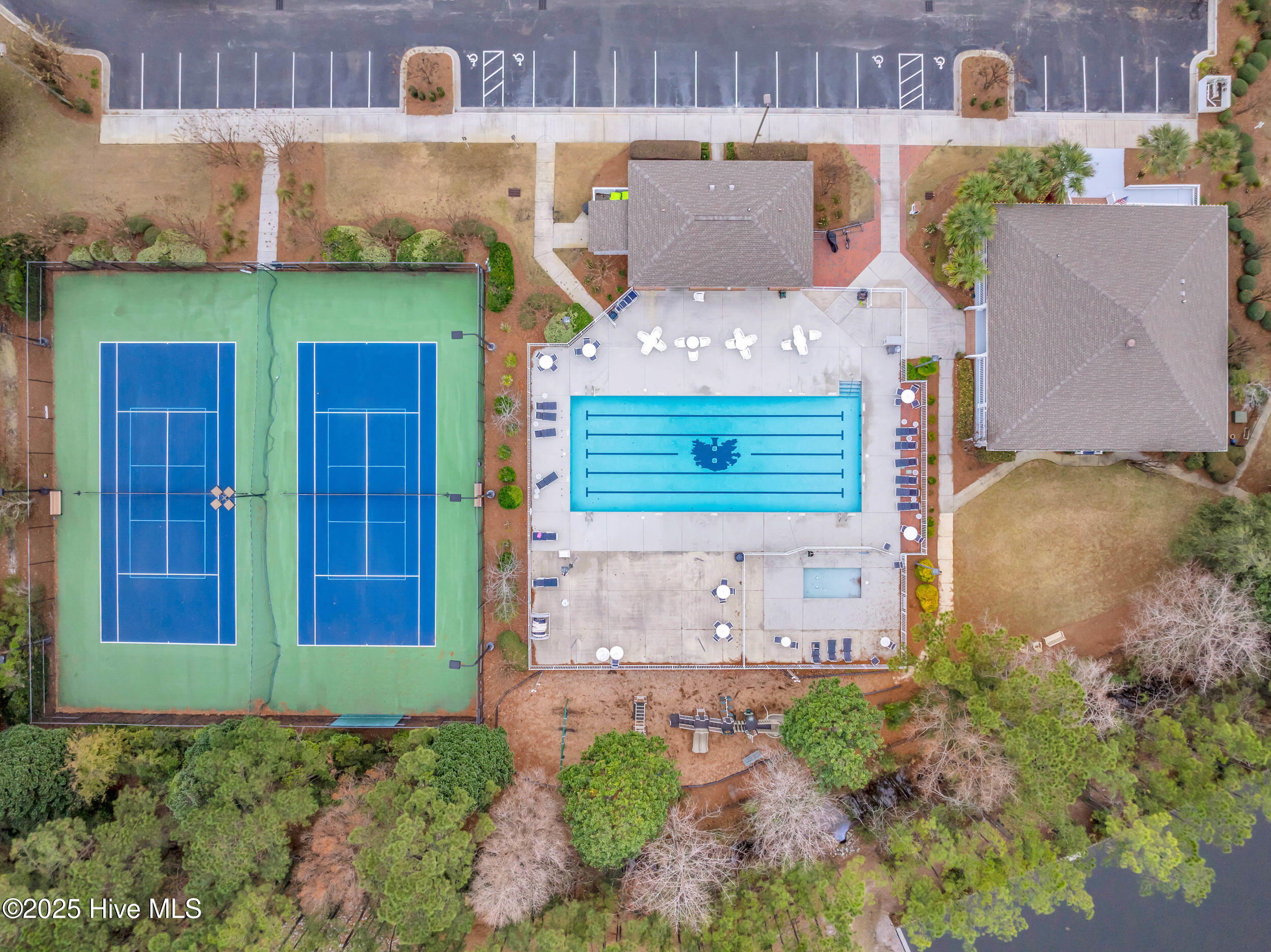 100544090 | Photo 26