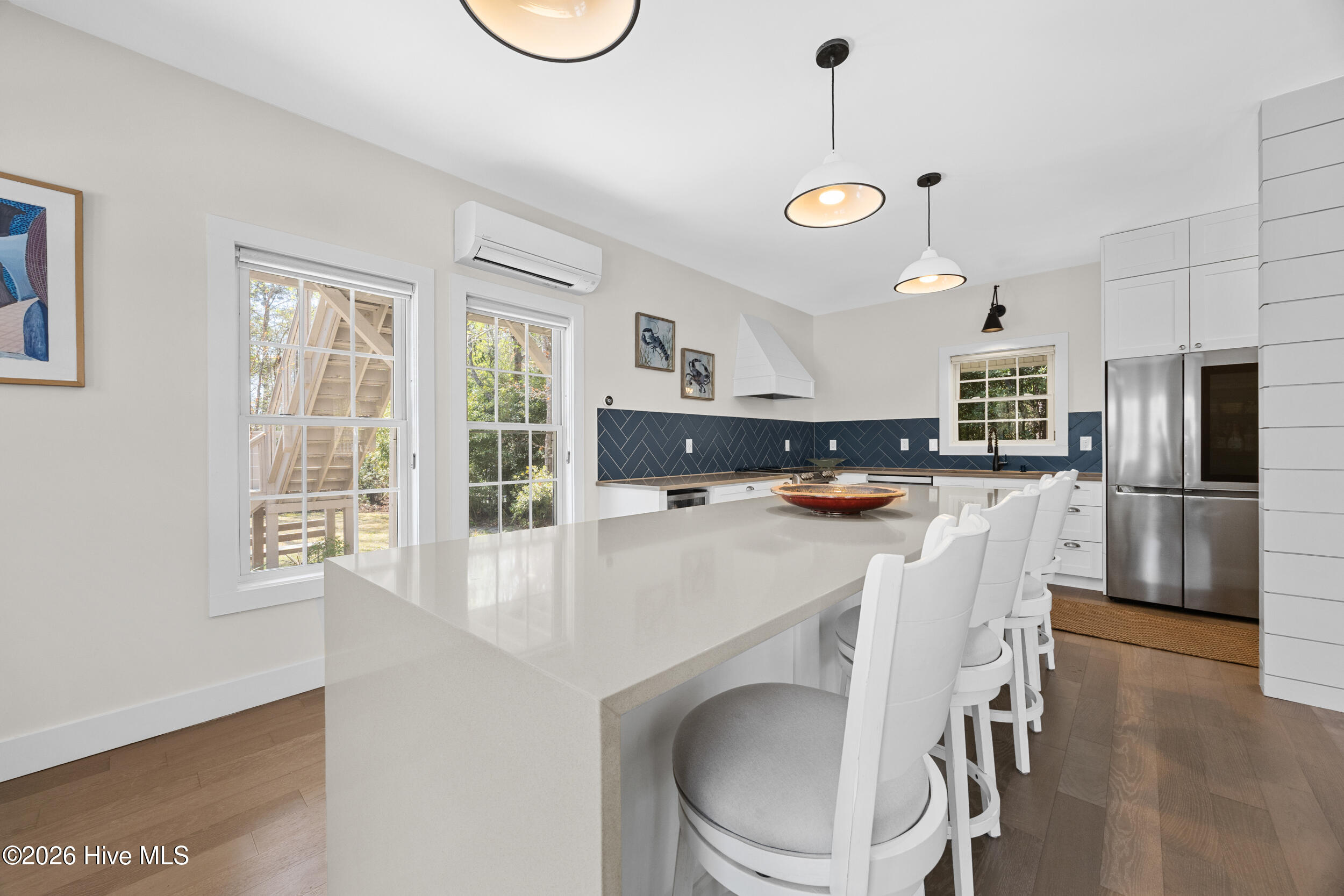 100562849 | Photo 20