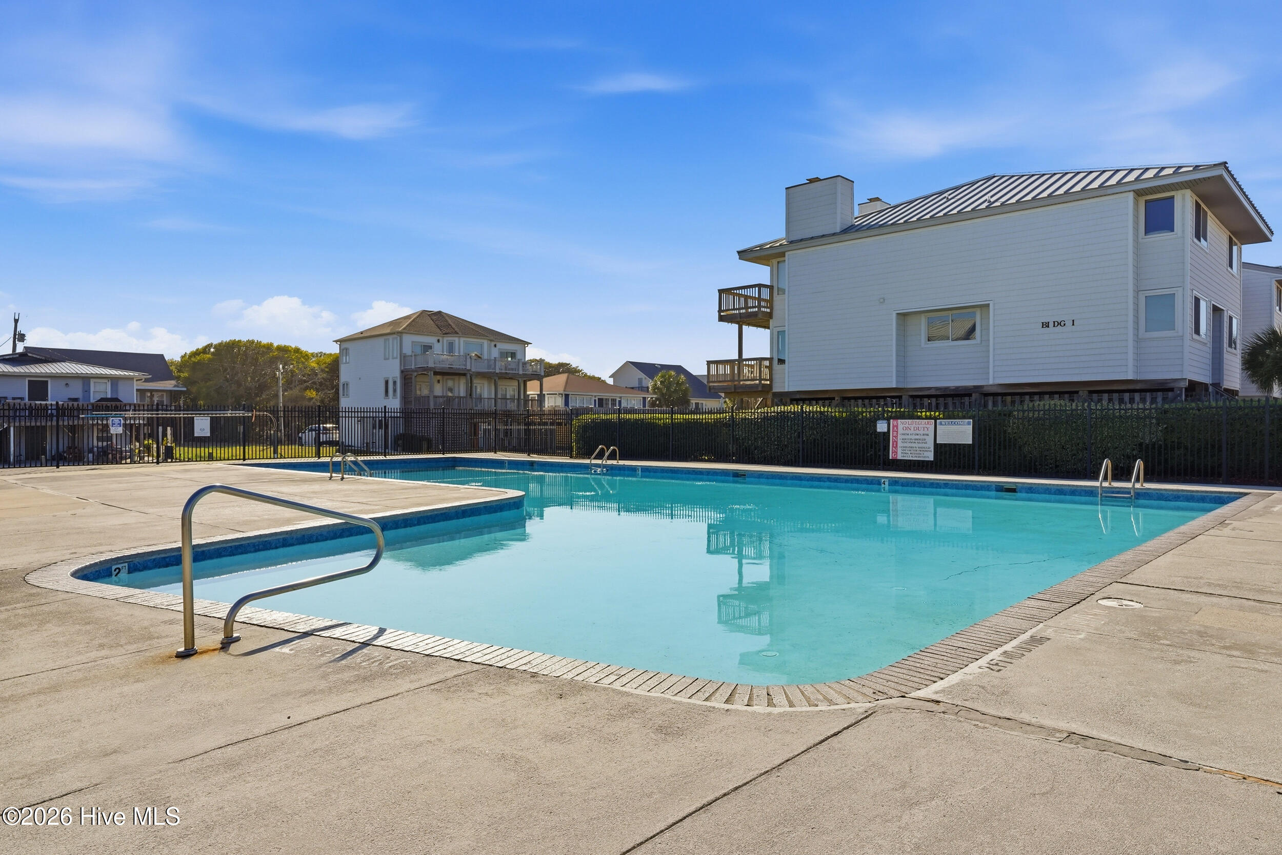 100565871 | Photo 61