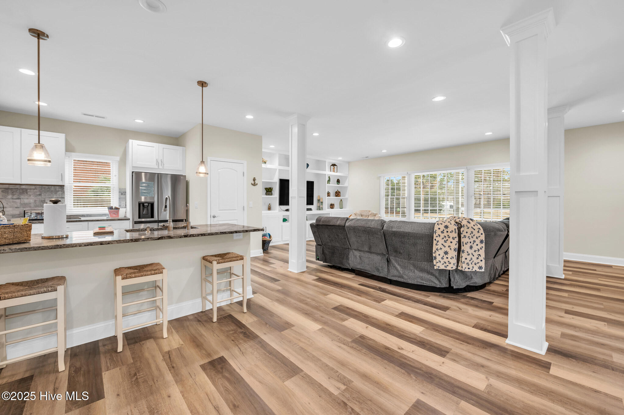 100494637 | Photo 53