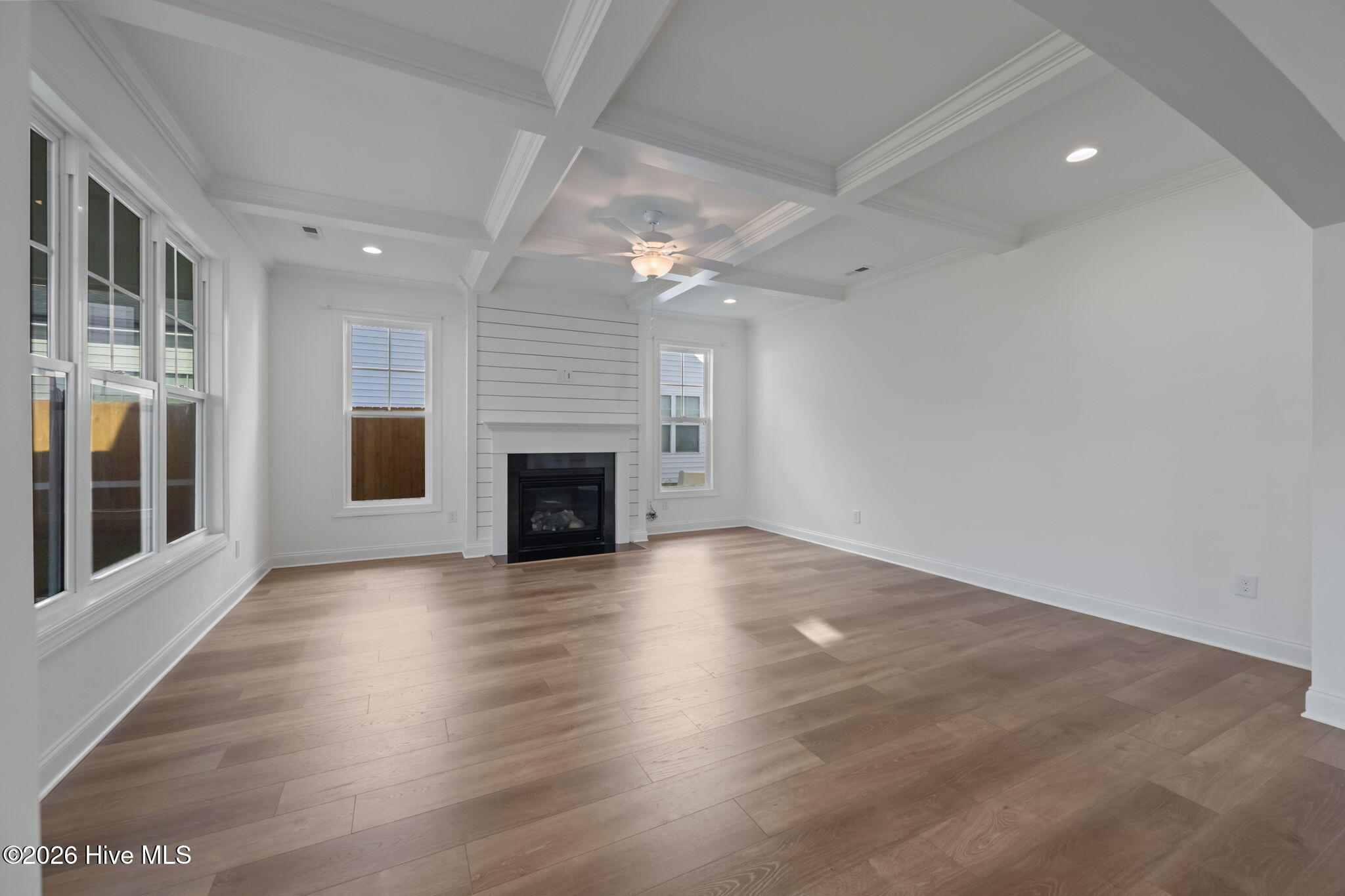 100567807 | Photo 17