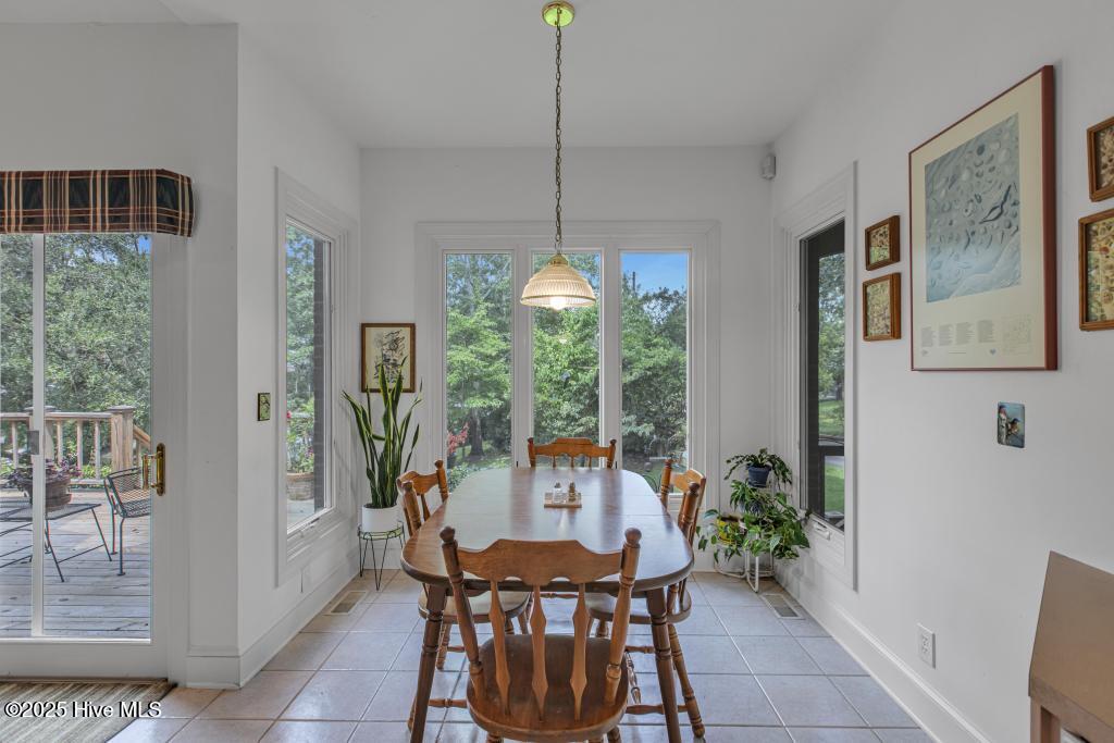 100530645 | Photo 10