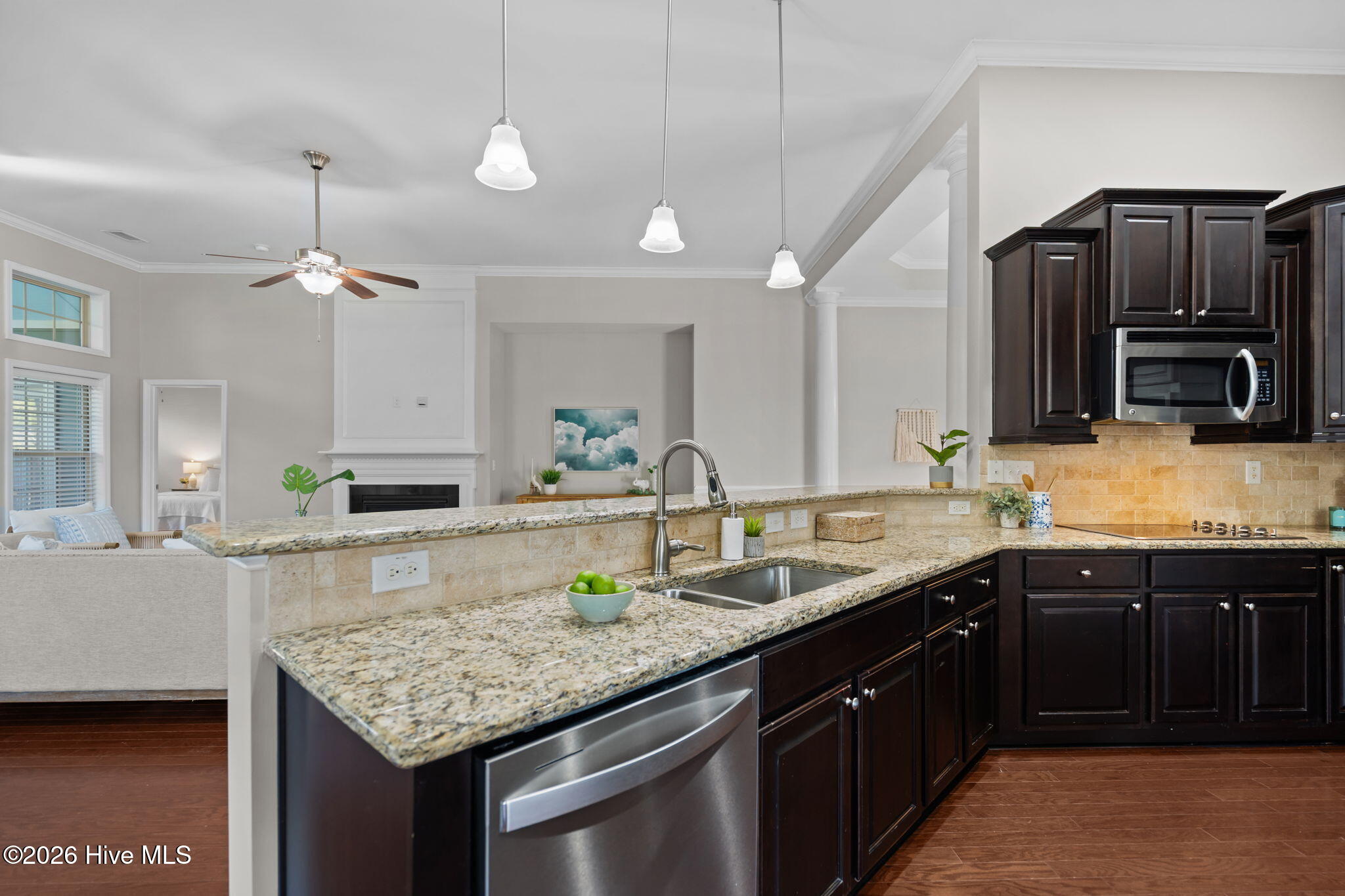 100554363 | Photo 20