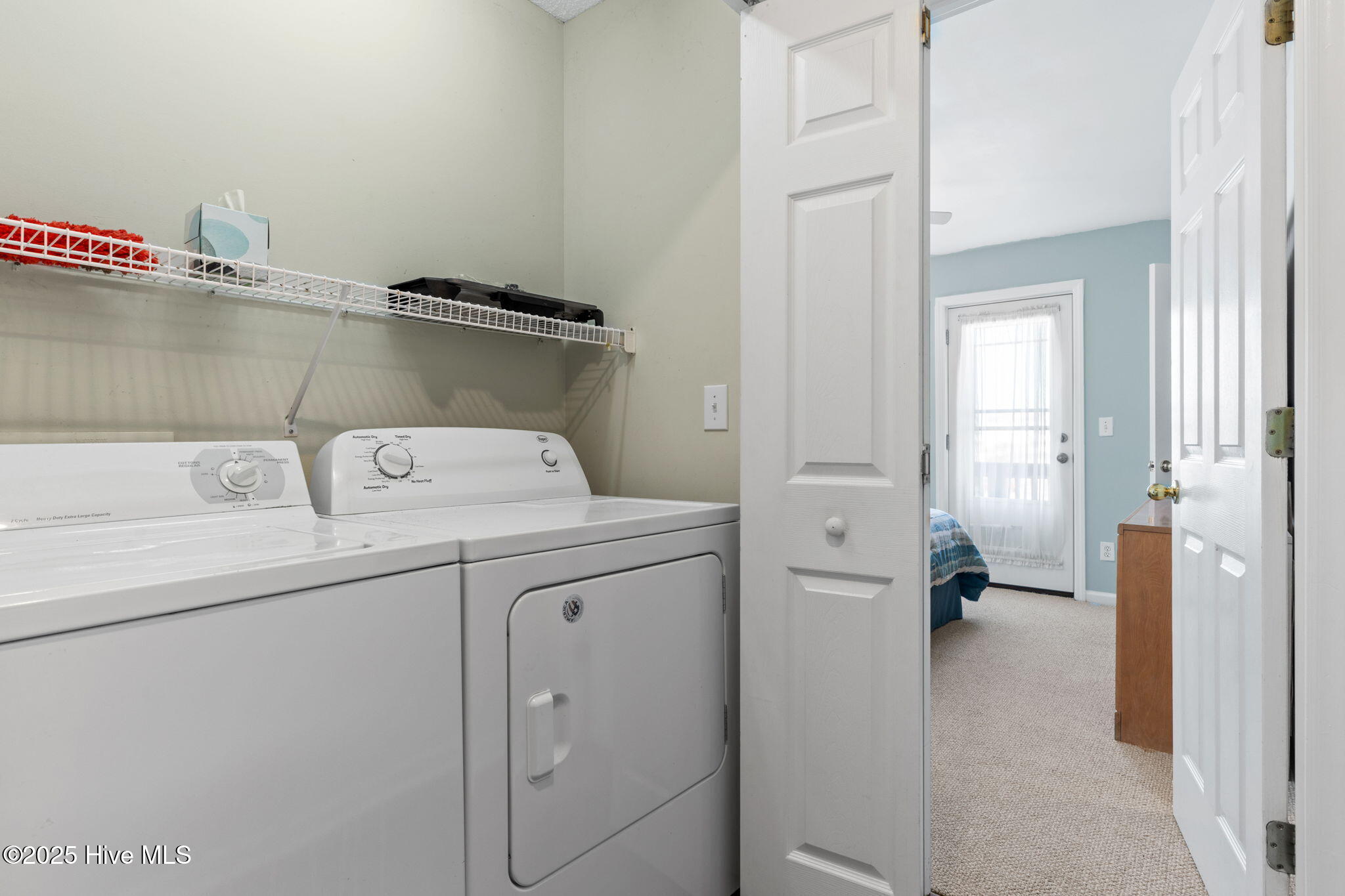 100527985 | Photo 13