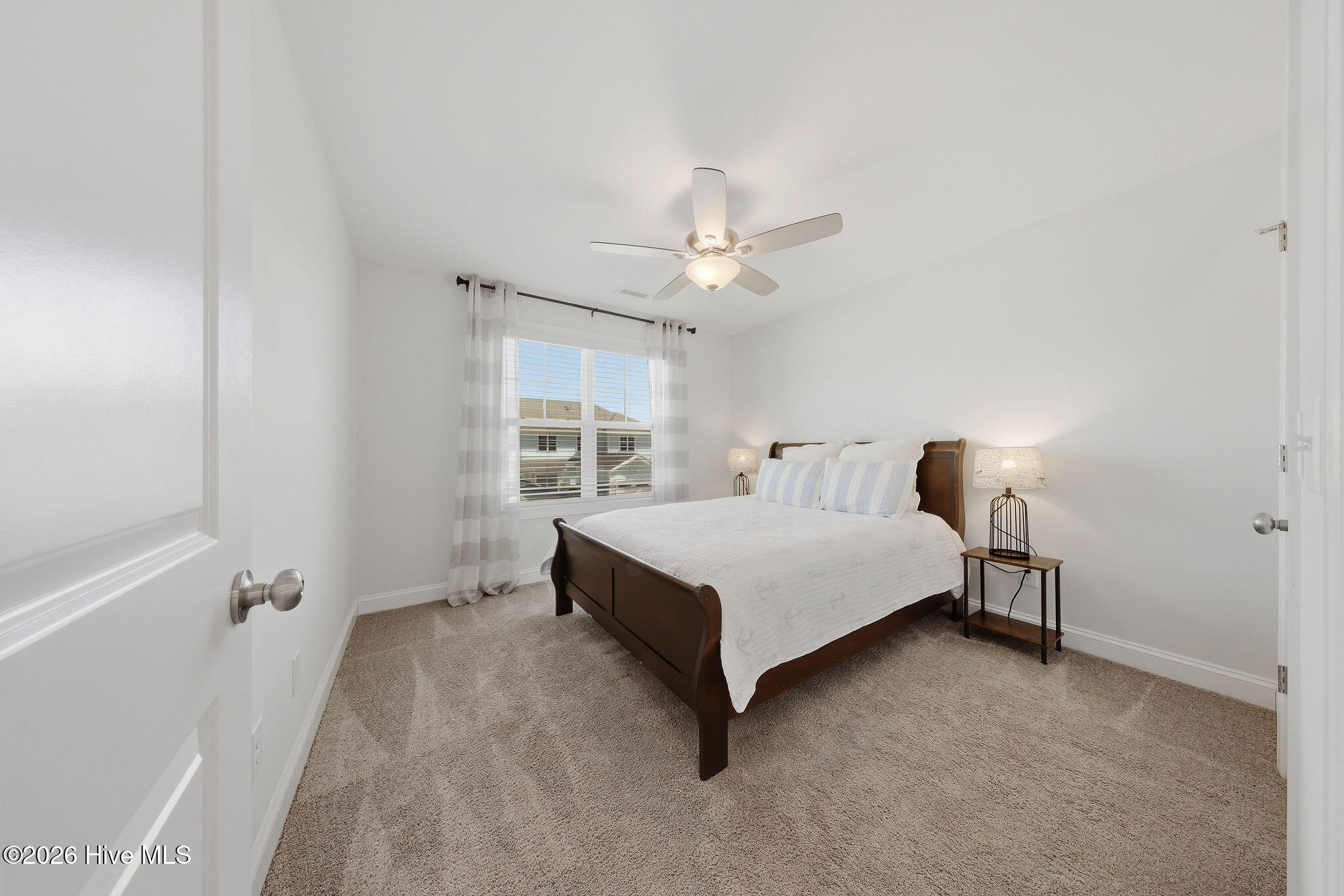 100561271 | Photo 25