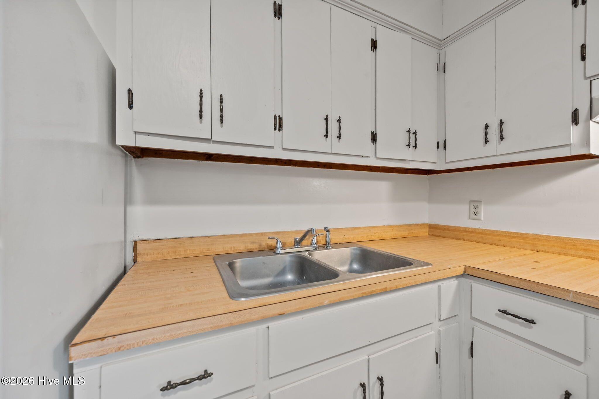 100562328 | Photo 29