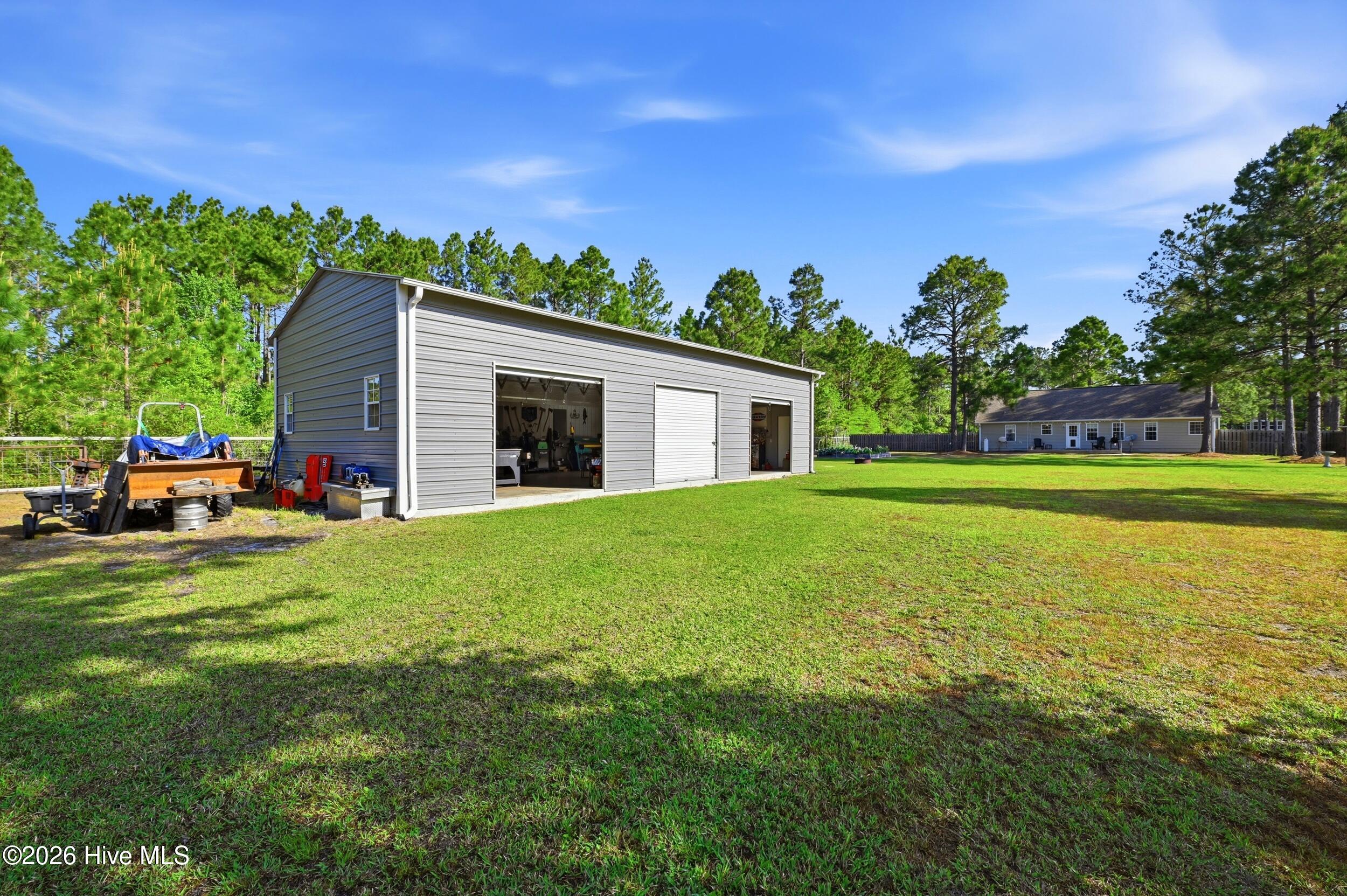 100569719 | Photo 36