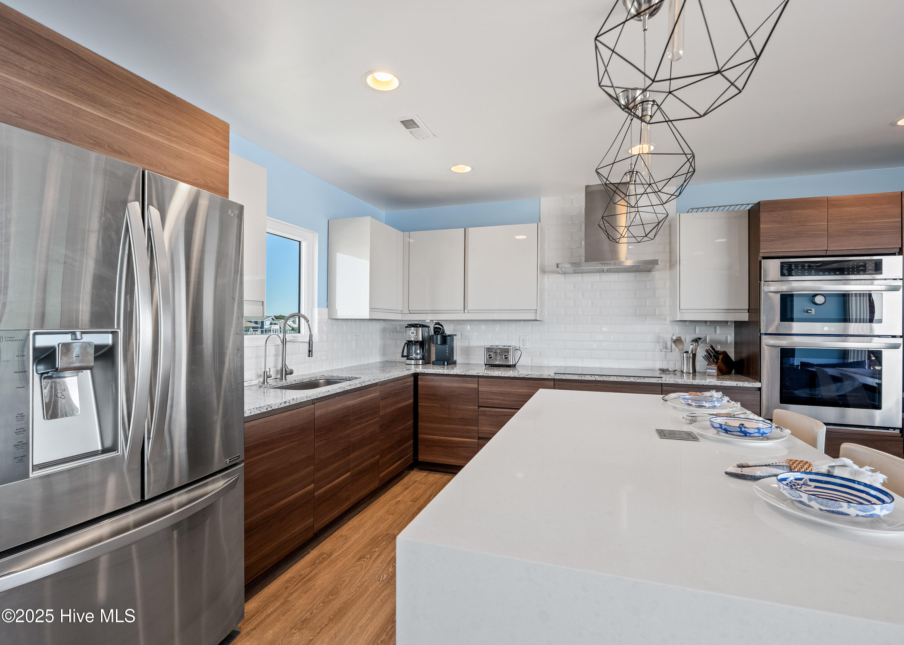 100539588 | Photo 33