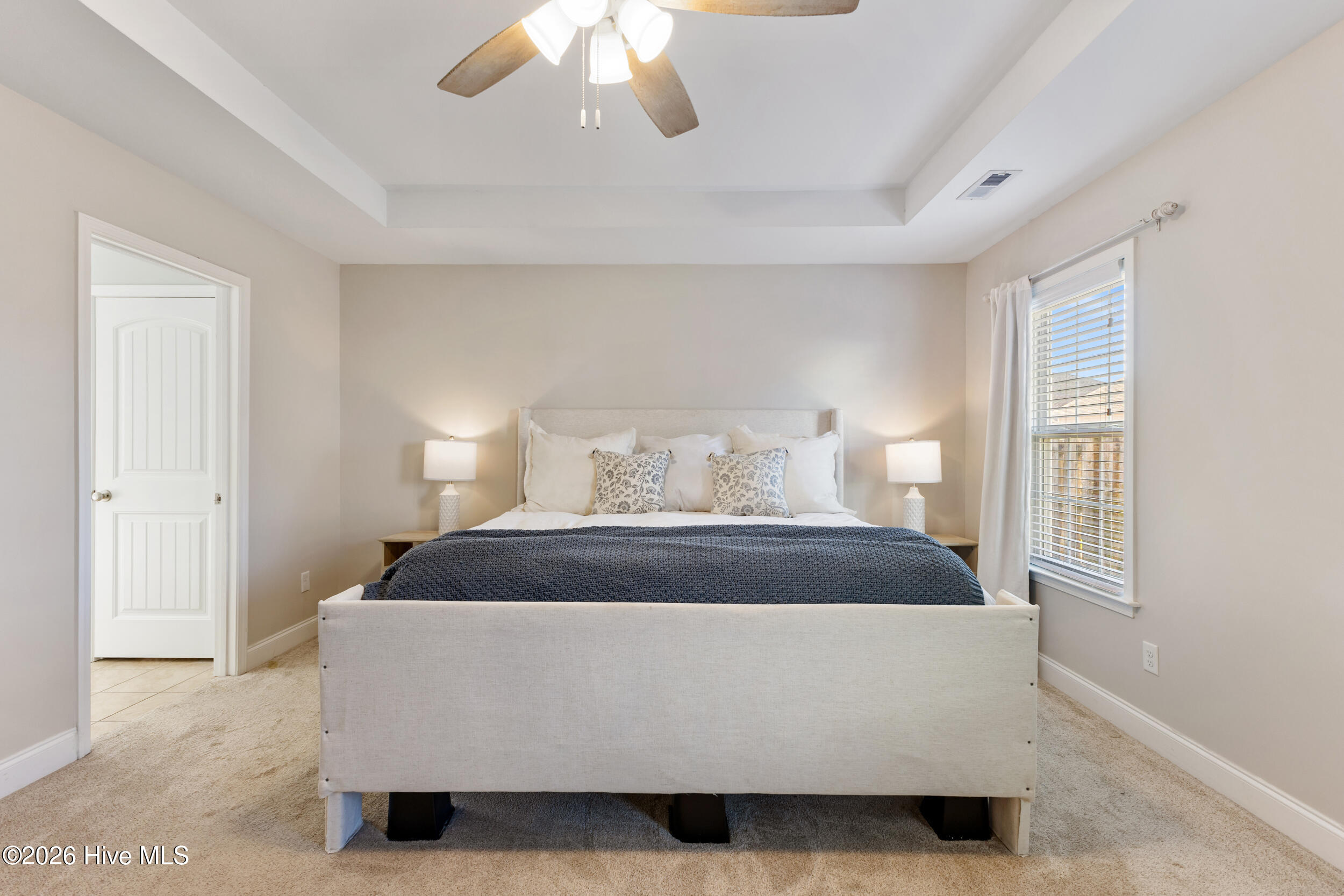 100557086 | Photo 21