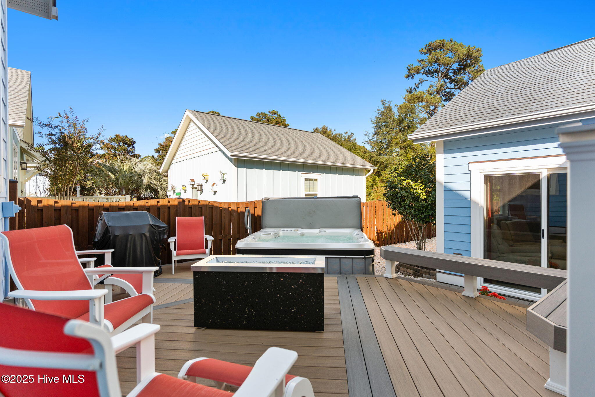 100569449 | Photo 64