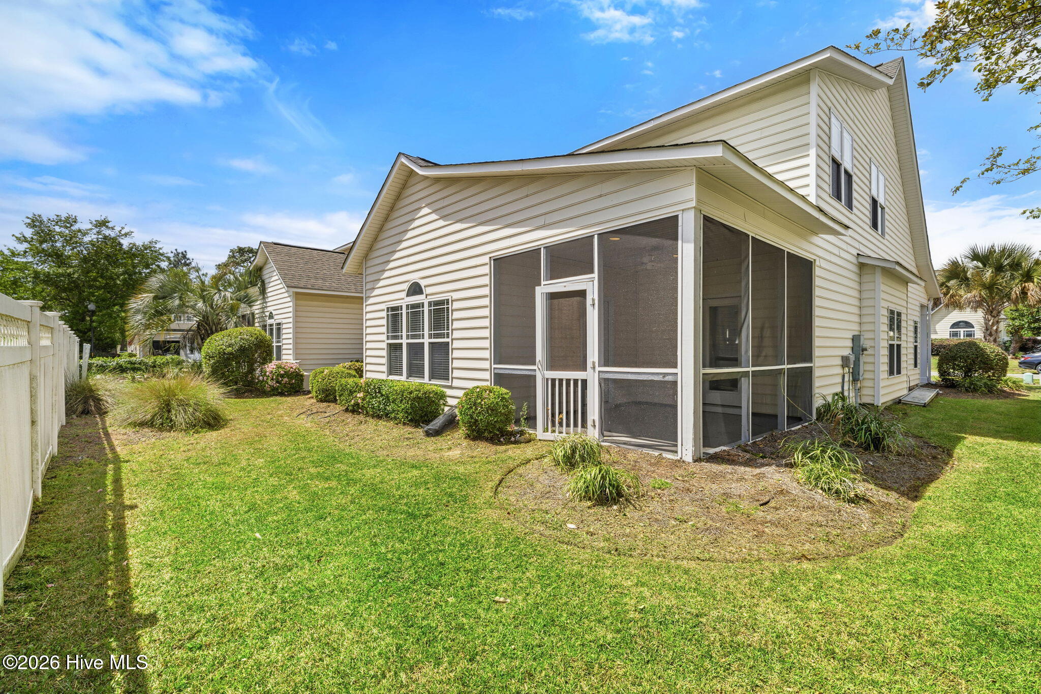 100566234 | Photo 51