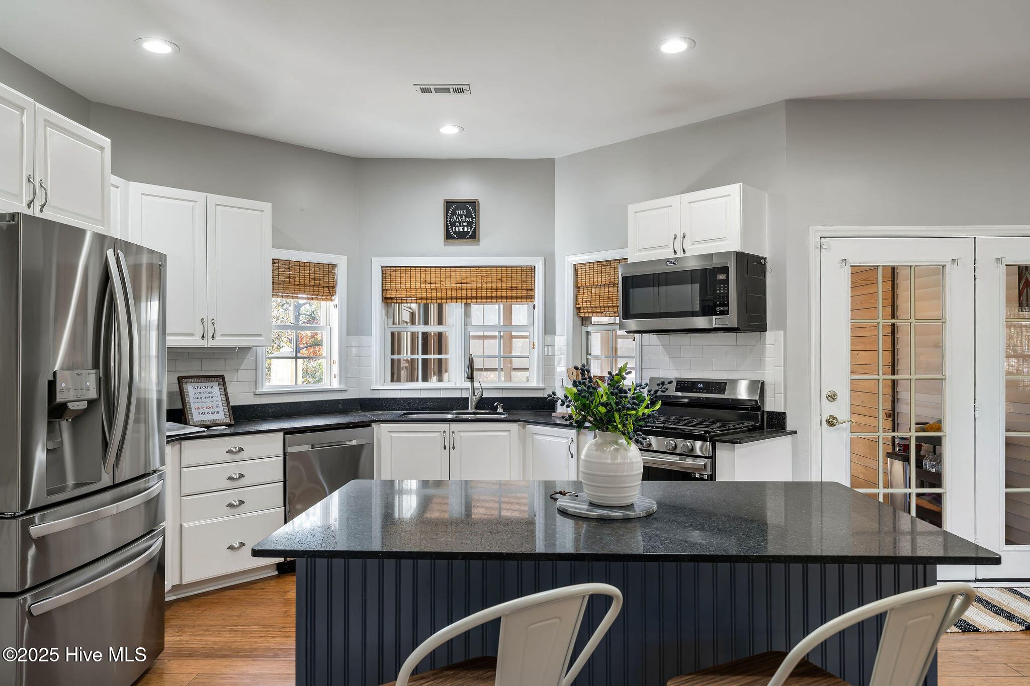 100539157 | Photo 39