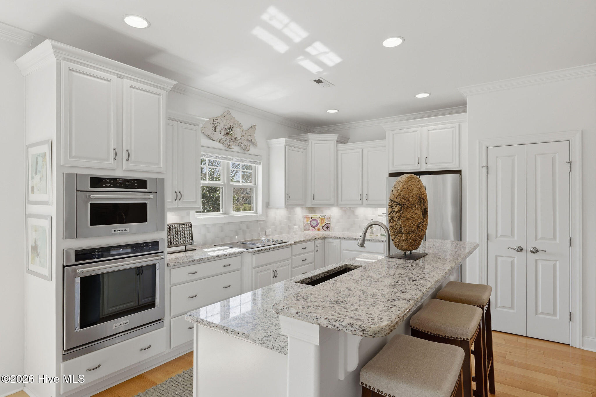 100561215 | Photo 11