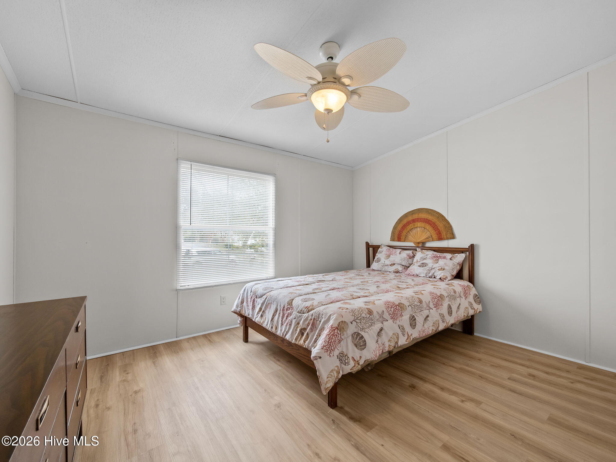 100548525 | Photo 25