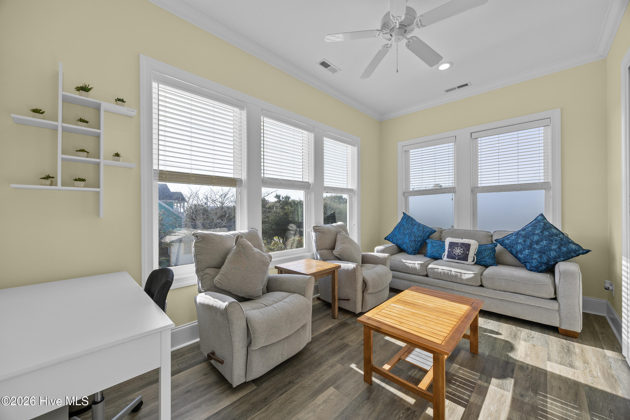 100562655 | Photo 30