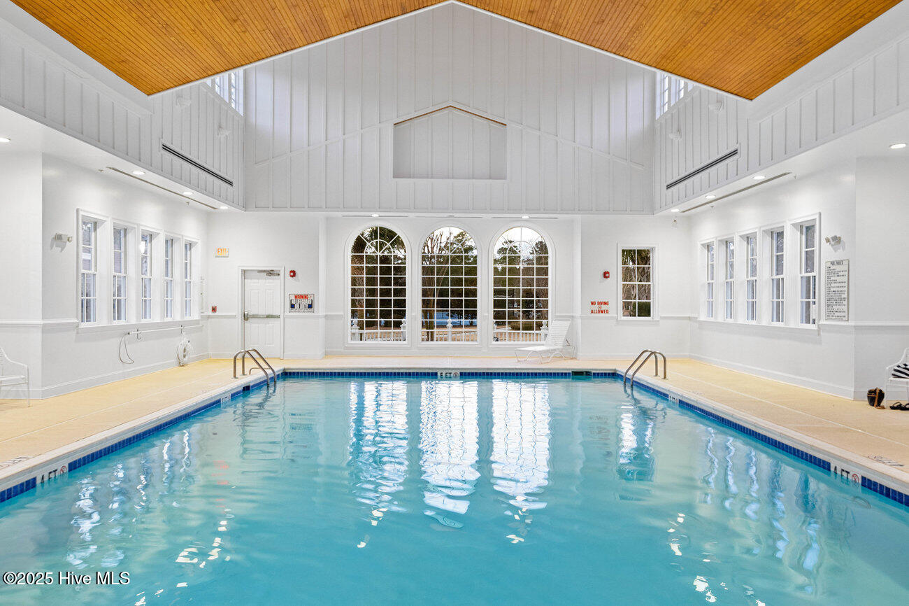 100547081 | Photo 64