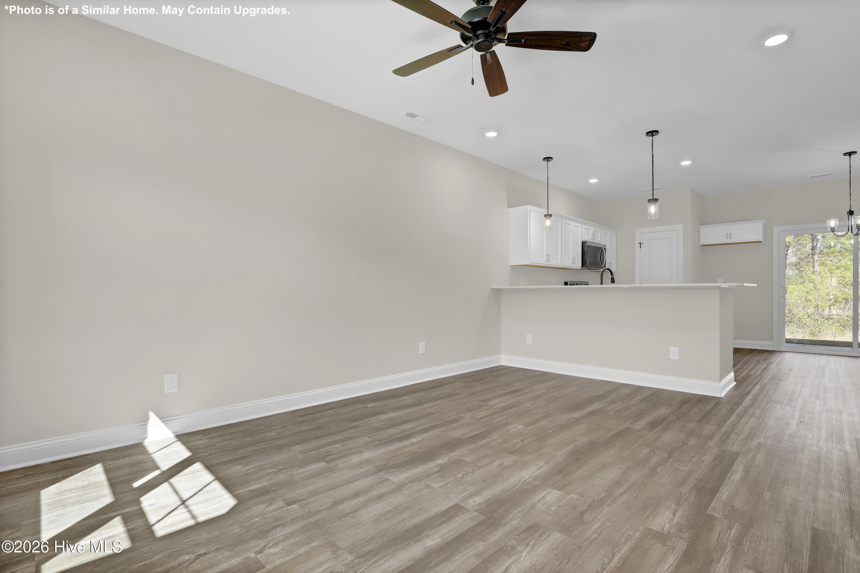 100537569 | Photo 33