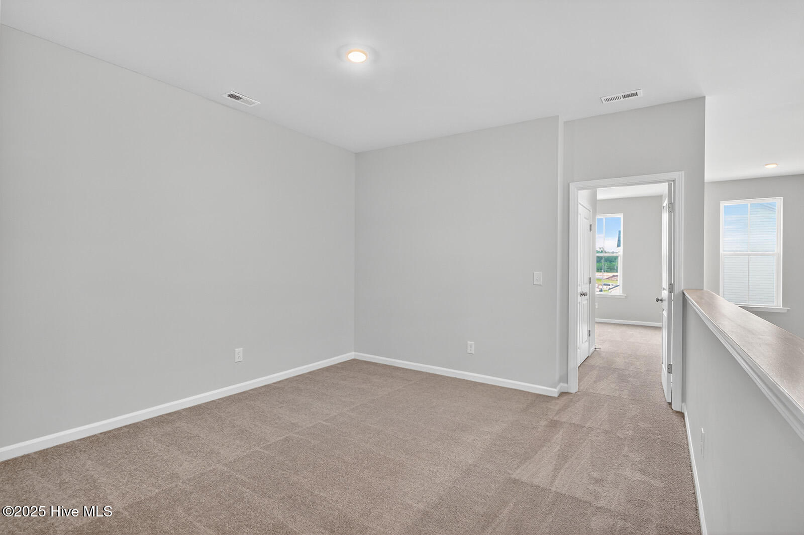 100559094 | Photo 18