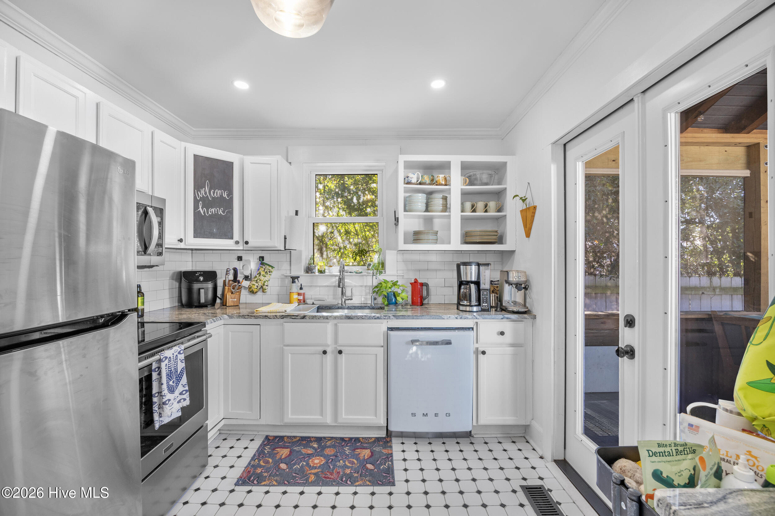 100552854 | Photo 14