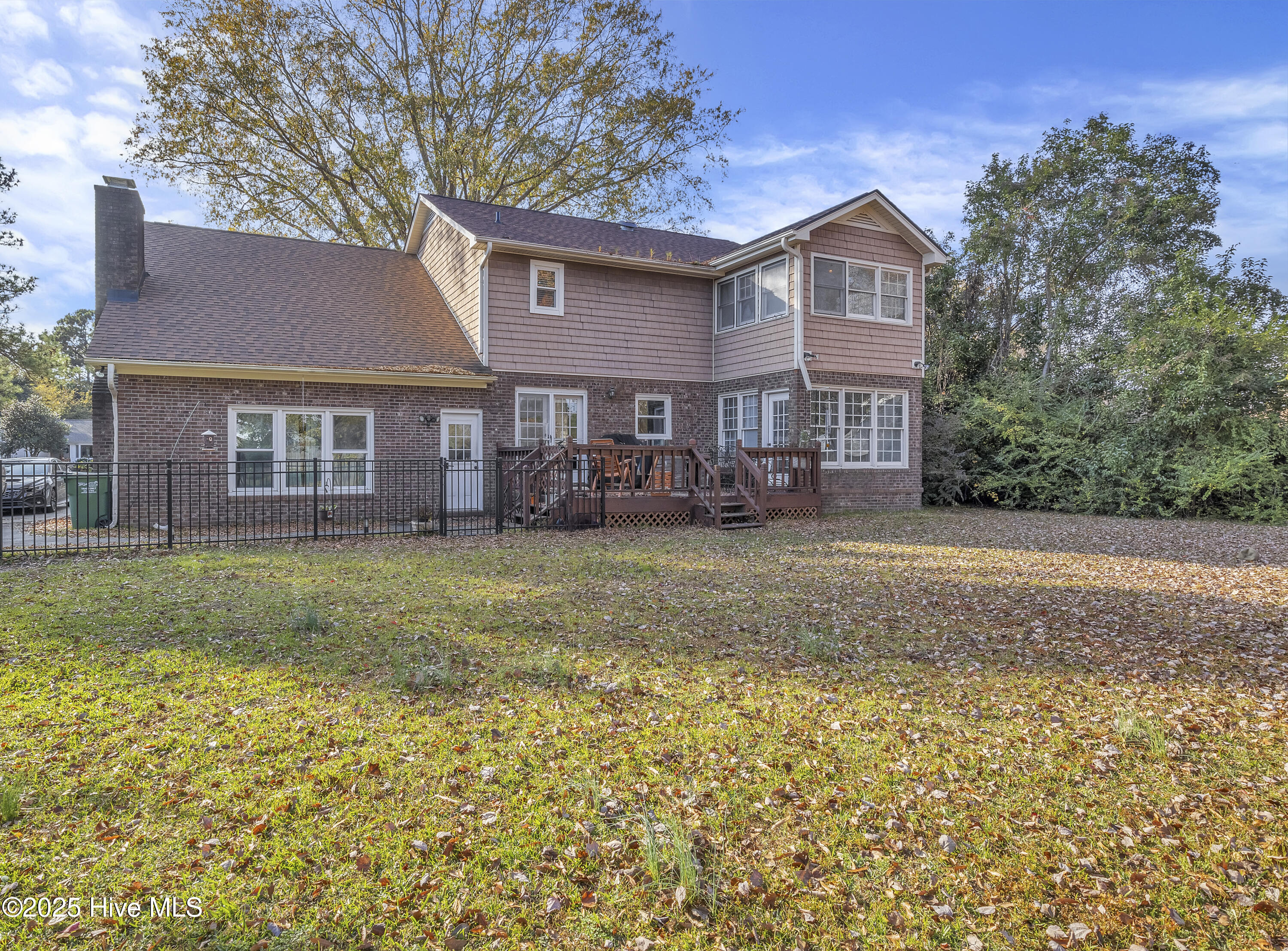 100480579 | Photo 34