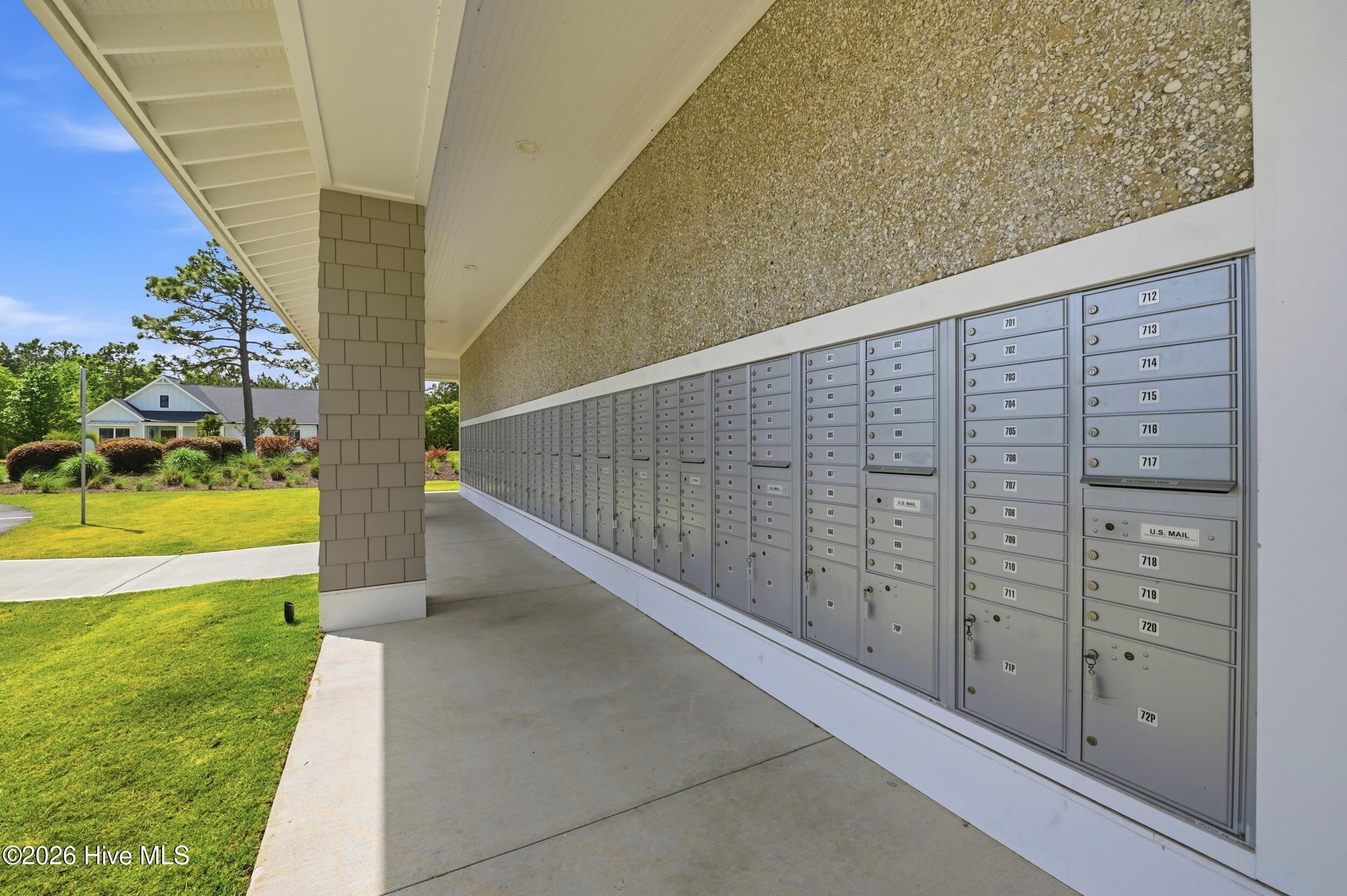 100567855 | Photo 68