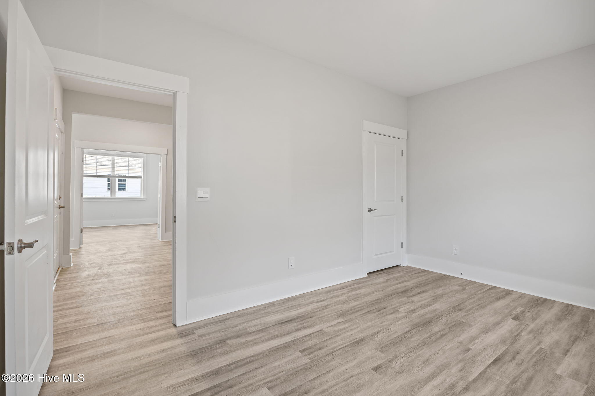 100563130 | Photo 13