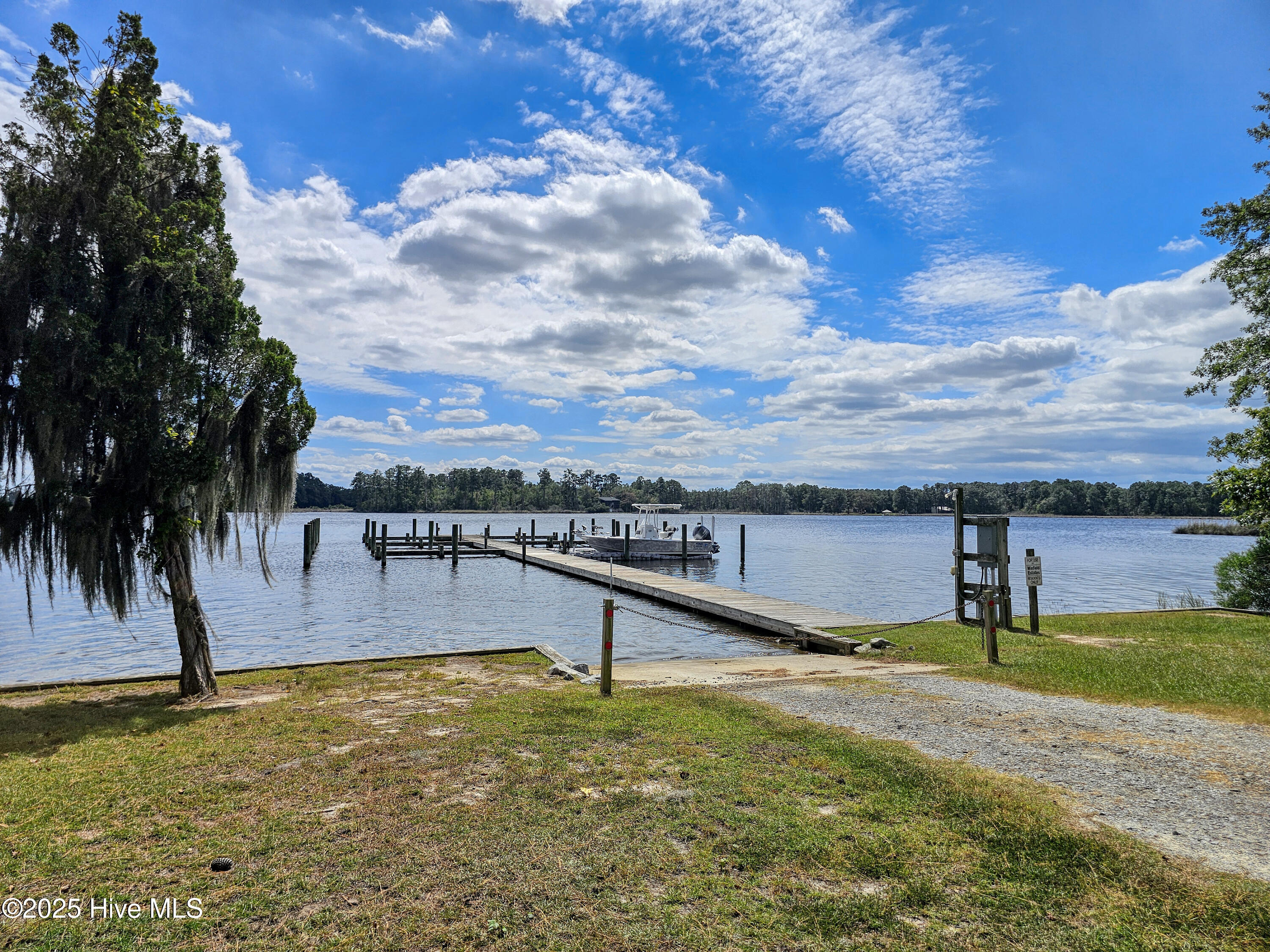 Community boat launch
